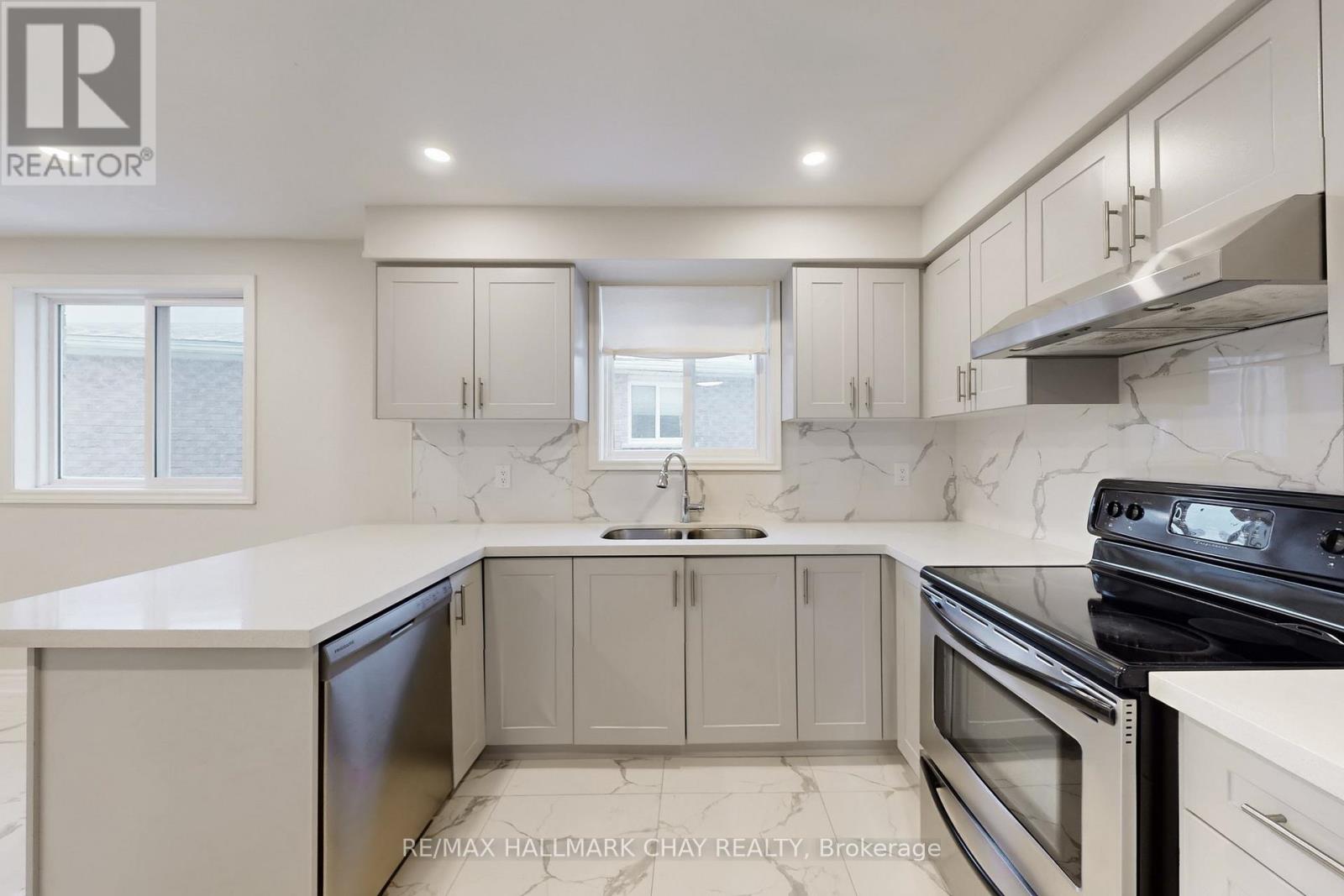 Main - 99 Fred Cook Drive, Bradford West Gwillimbury (Bradford), Ontario  L3Z 1V1 - Photo 5 - N12651562