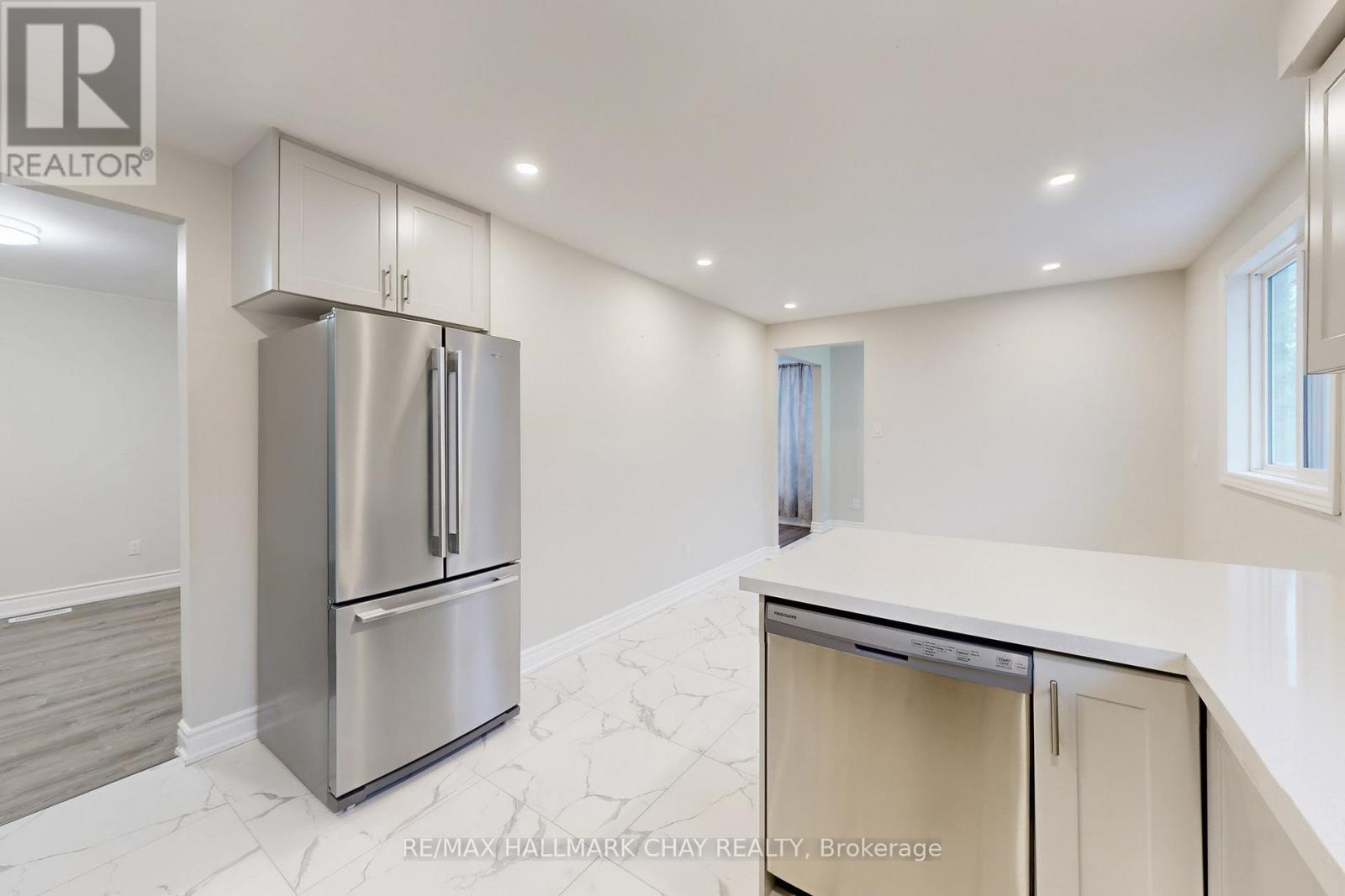 Main - 99 Fred Cook Drive, Bradford West Gwillimbury (Bradford), Ontario  L3Z 1V1 - Photo 6 - N12651562