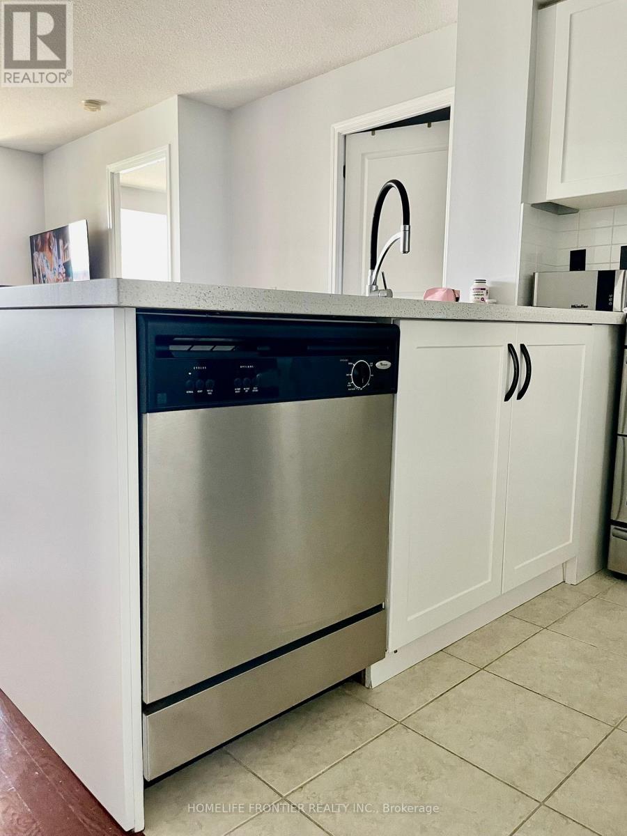 217 - 310 Red Maple Road, Richmond Hill, Ontario  L4C 0T7 - Photo 7 - N12651614