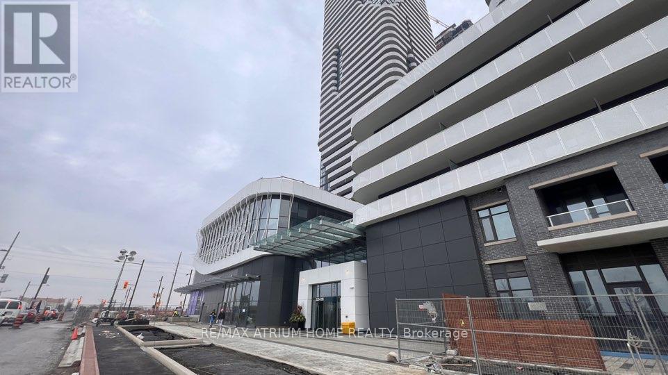 811 - 195 Commerce Street, Vaughan (Vaughan Corporate Centre), Ontario  L4K 0P9 - Photo 2 - N12651640