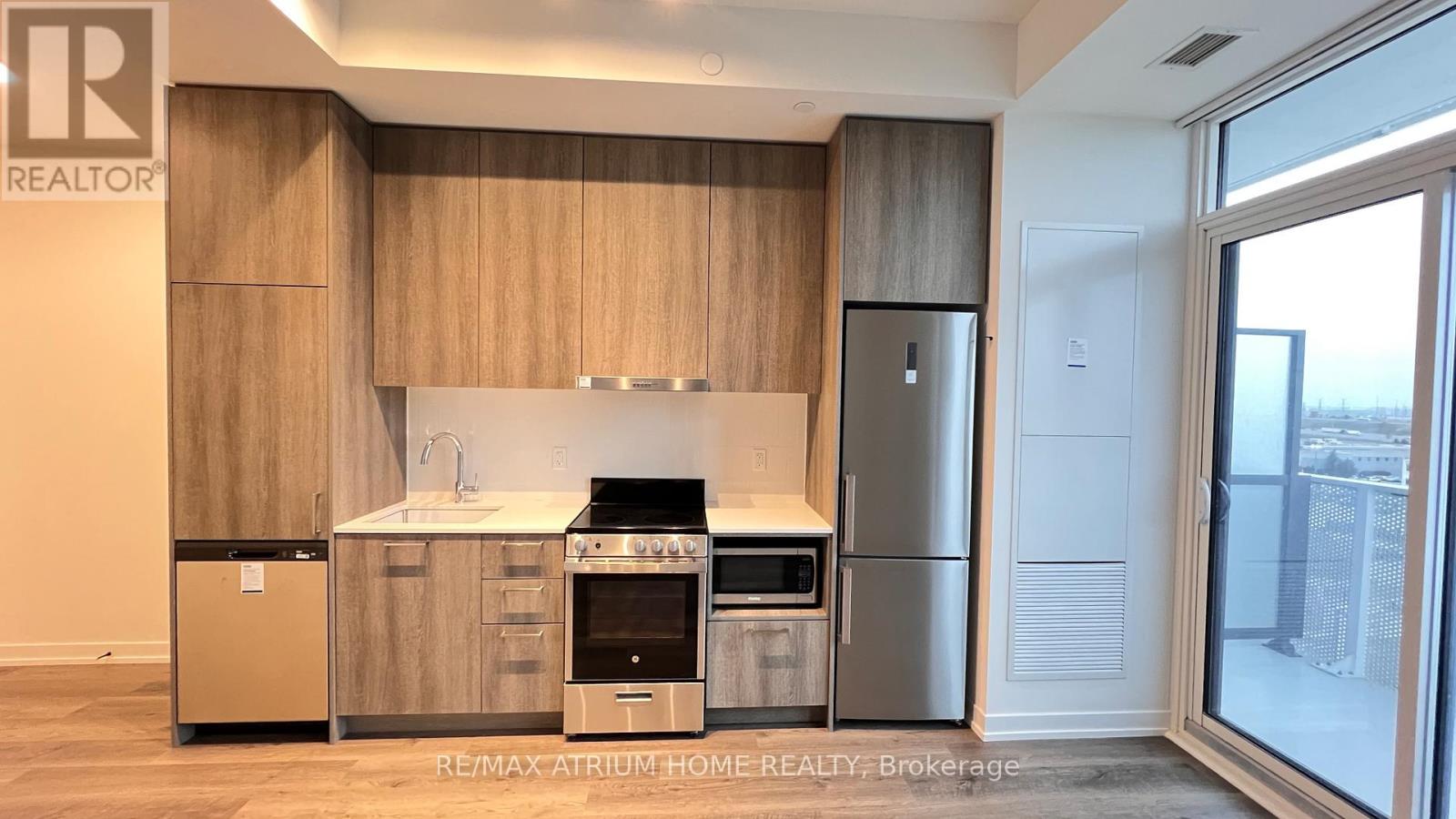 811 - 195 Commerce Street, Vaughan (Vaughan Corporate Centre), Ontario  L4K 0P9 - Photo 3 - N12651640