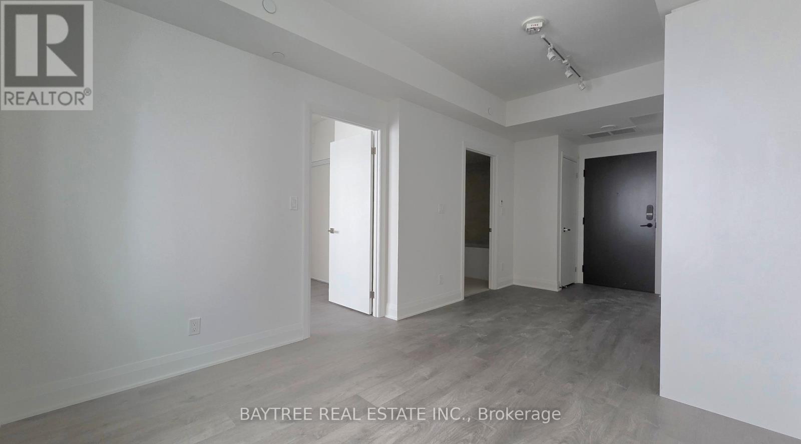 1509 - 2 Erskine Road, Mississauga (City Centre), Ontario  L5B 0S1 - Photo 4 - W12651534