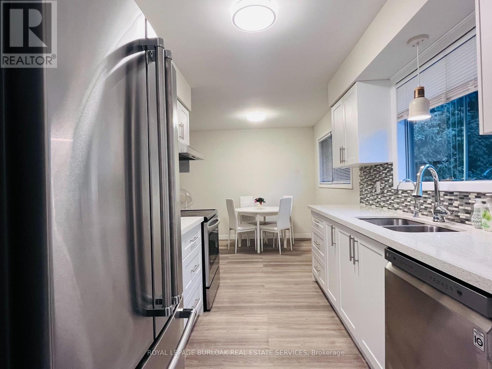 243 Appleby Line, Burlington (Appleby), Ontario  L7L 2X3 - Photo 5 - W12651550