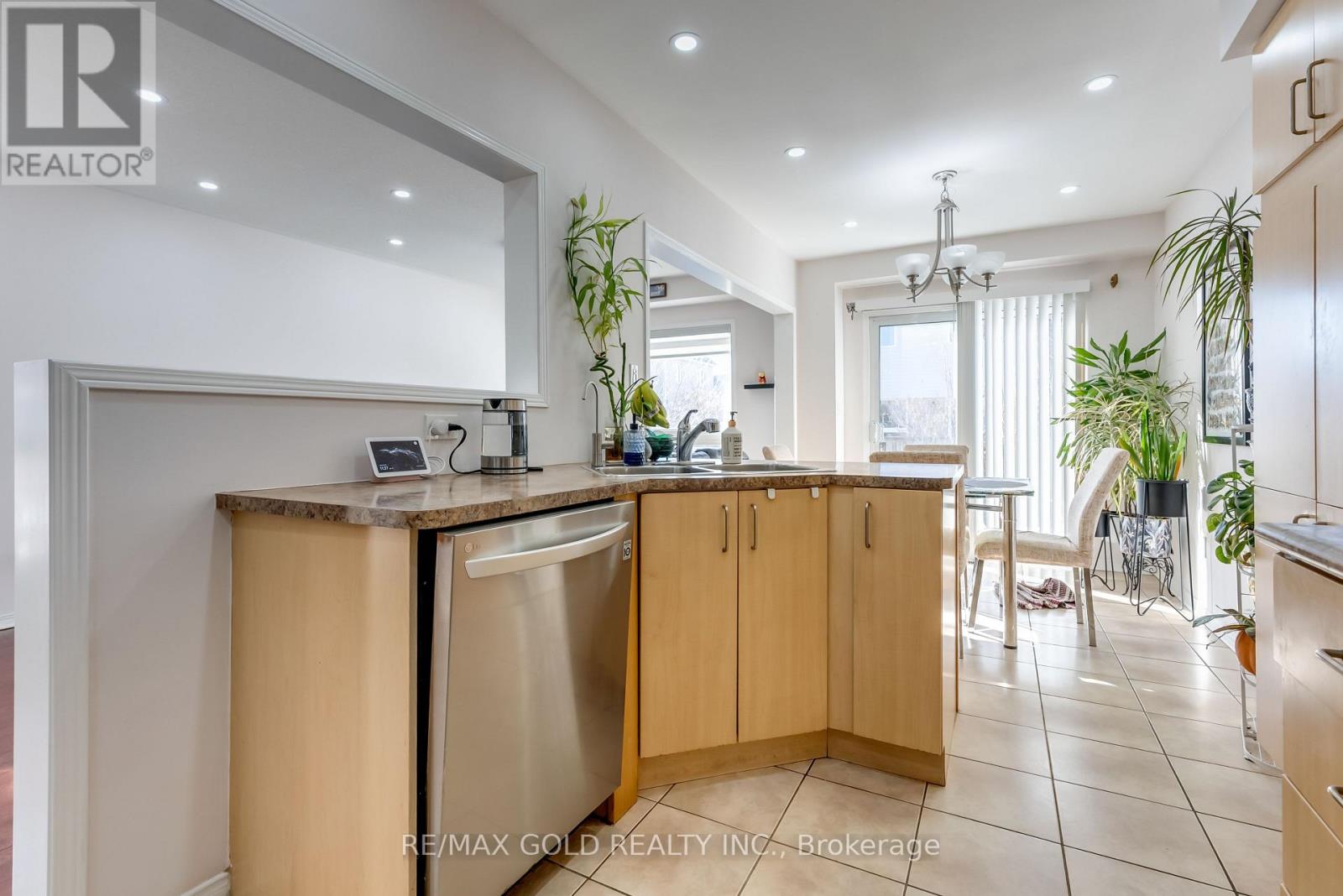 6066 Coxswain Crescent, Mississauga (East Credit), Ontario  L5V 2Z9 - Photo 16 - W12651560