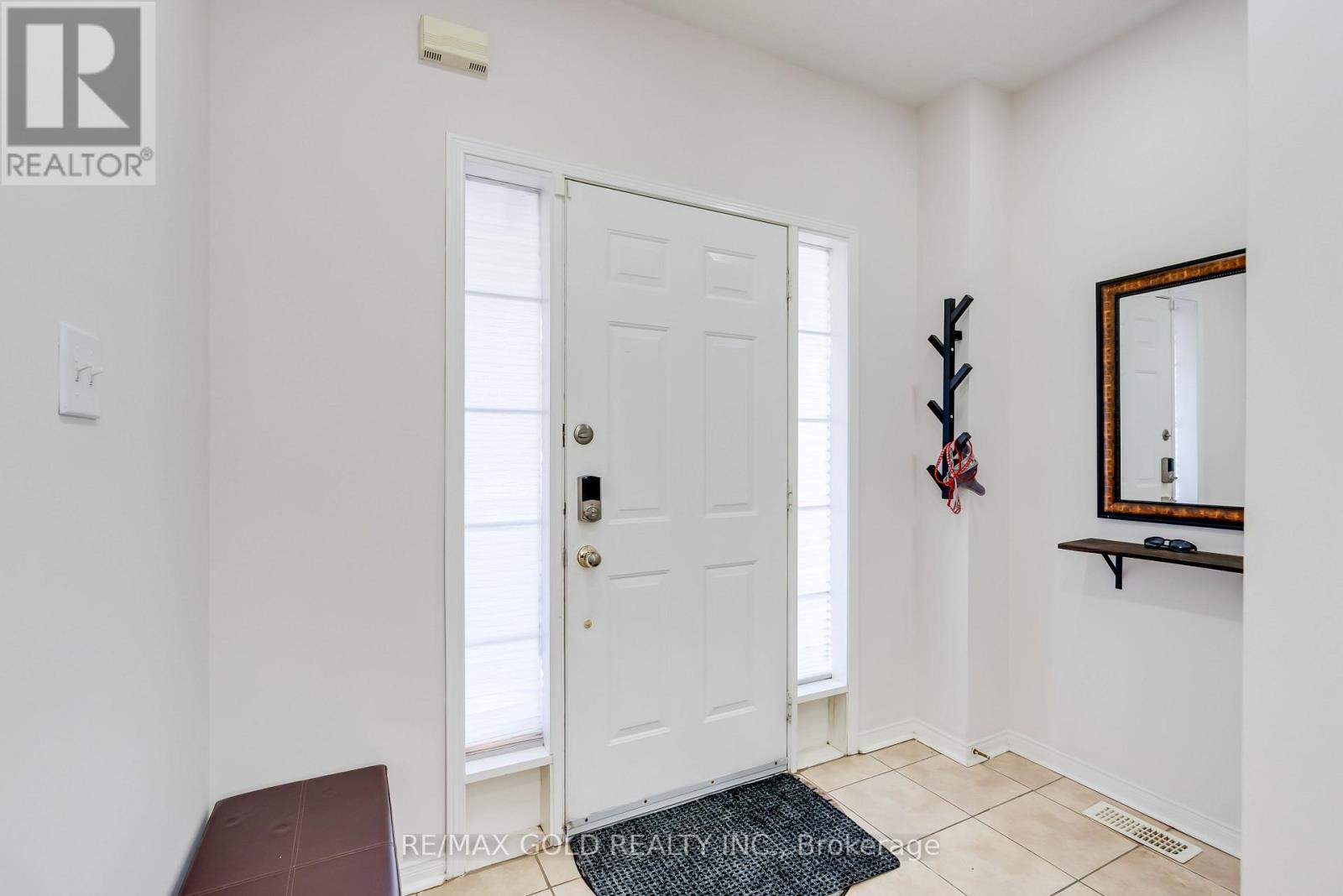 6066 Coxswain Crescent, Mississauga (East Credit), Ontario  L5V 2Z9 - Photo 5 - W12651560