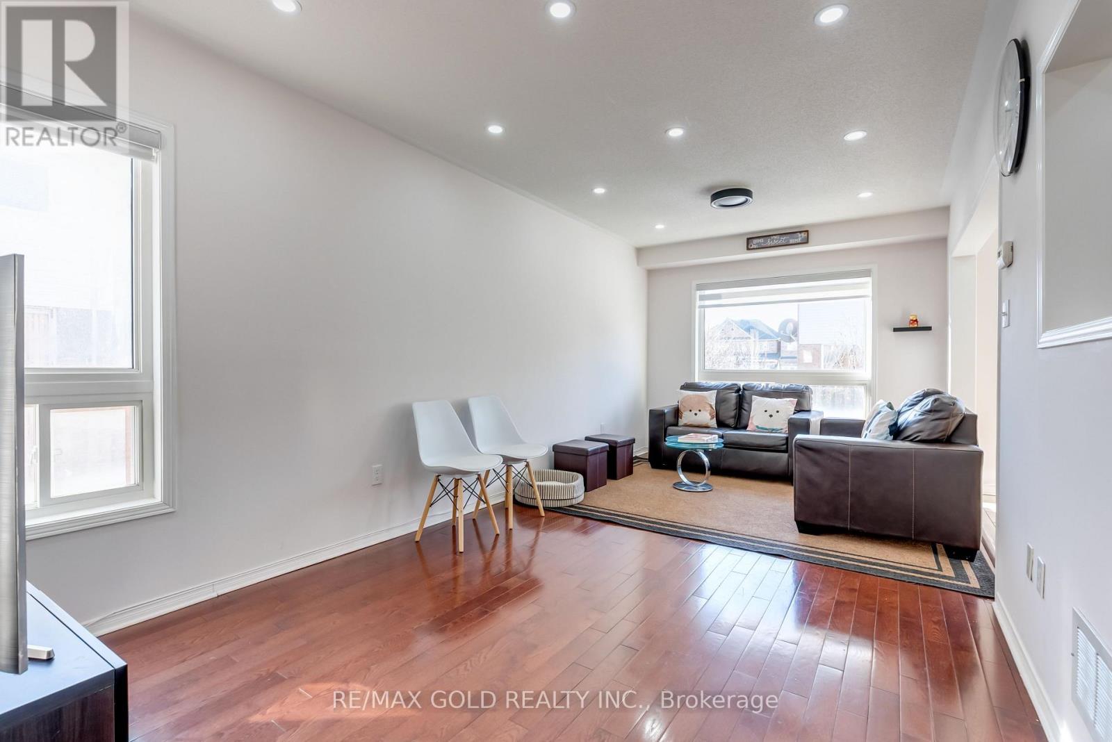 6066 Coxswain Crescent, Mississauga (East Credit), Ontario  L5V 2Z9 - Photo 7 - W12651560