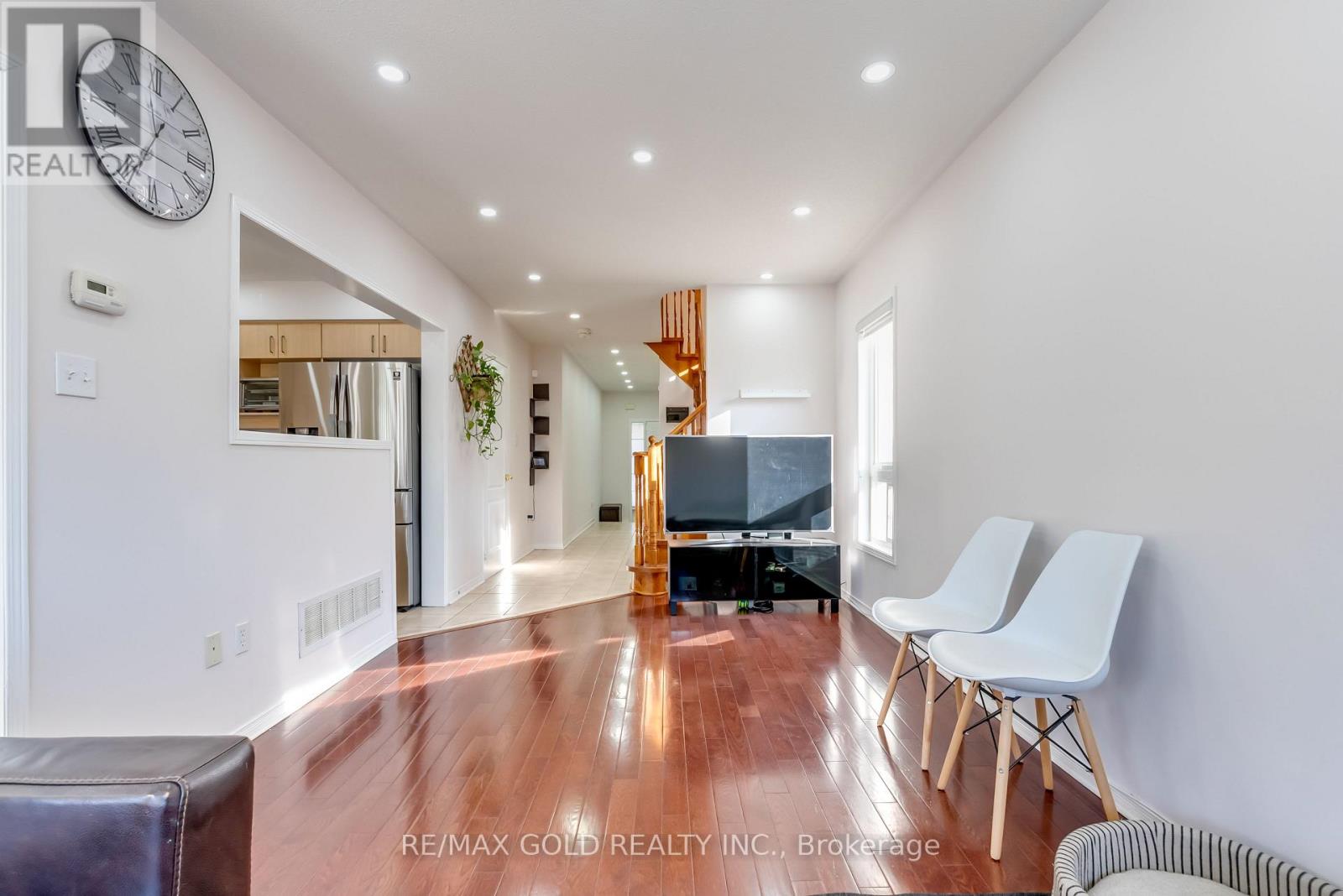 6066 Coxswain Crescent, Mississauga (East Credit), Ontario  L5V 2Z9 - Photo 9 - W12651560