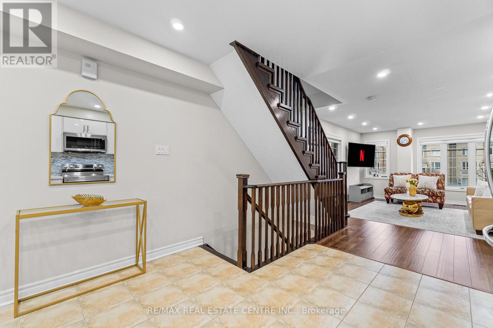 10 Shiraz Drive, Brampton (Sandringham-Wellington), Ontario  L6R 0W7 - Photo 12 - W12651572