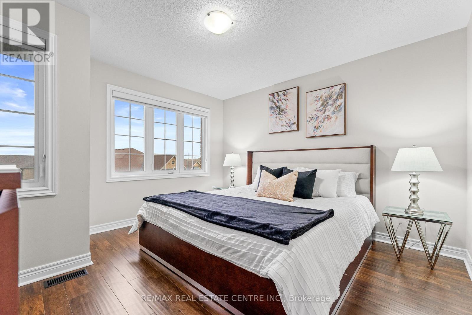 10 Shiraz Drive, Brampton (Sandringham-Wellington), Ontario  L6R 0W7 - Photo 27 - W12651572