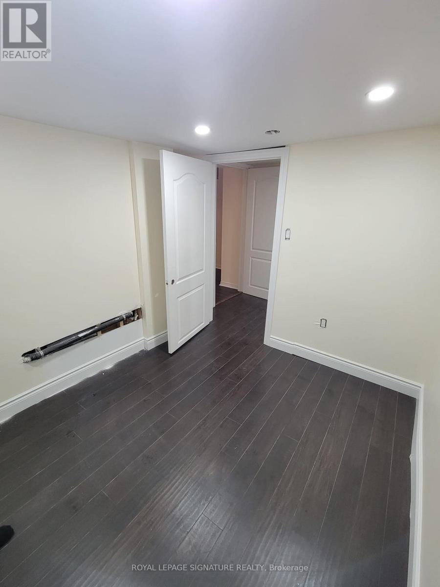 2 - 143 Crystal Glen Crescent, Brampton (Credit Valley), Ontario  L6X 0K6 - Photo 4 - W12651586