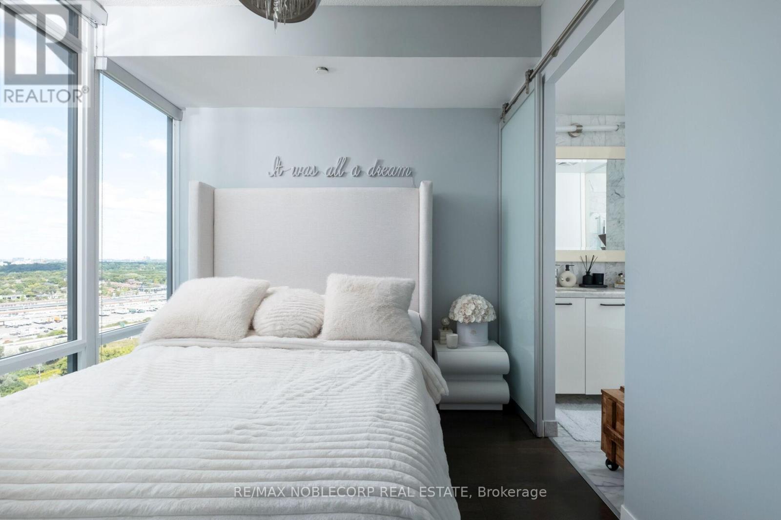 2212 - 88 Park Lawn Road, Toronto (Mimico), Ontario  M8Y 0B5 - Photo 13 - W12651602