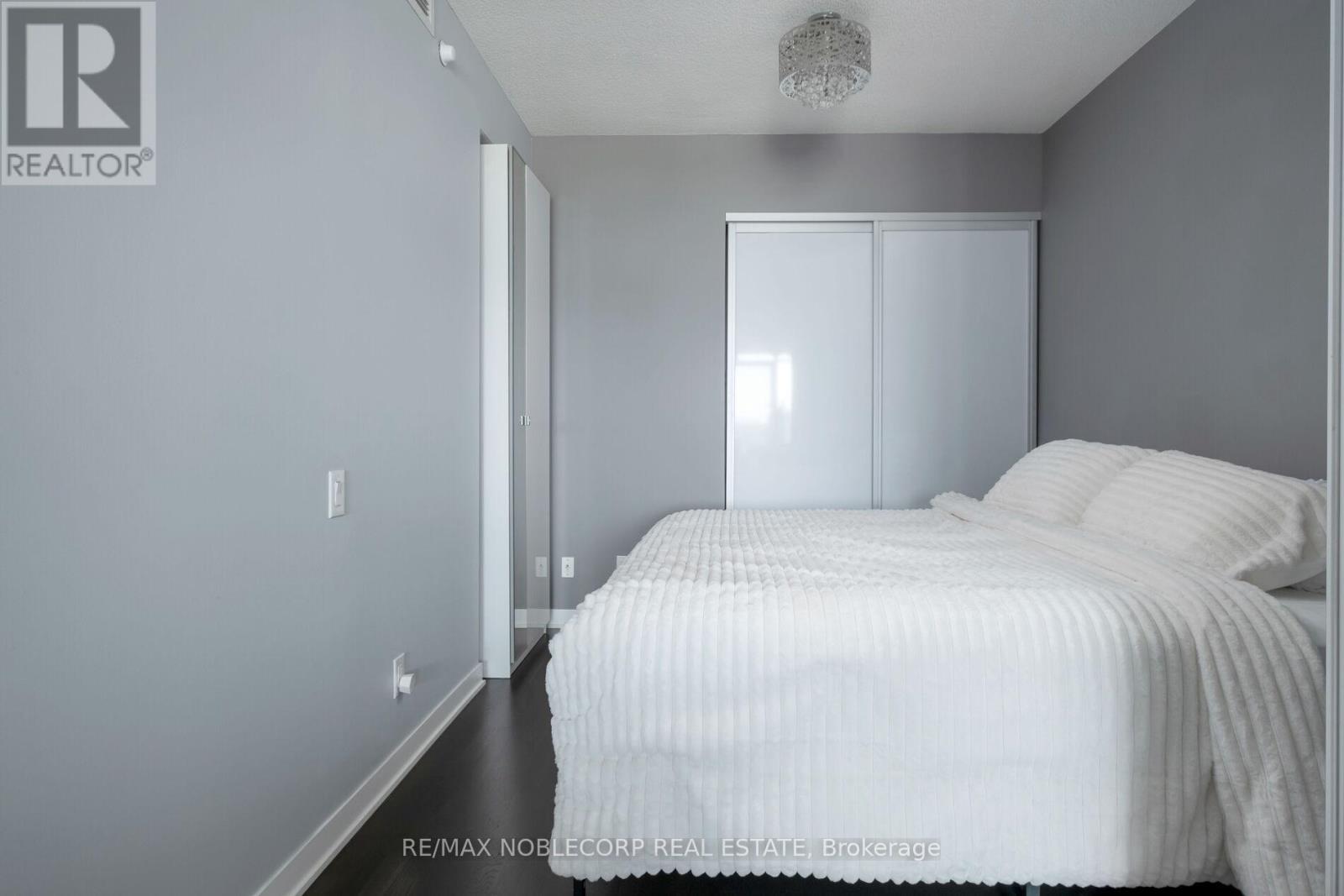 2212 - 88 Park Lawn Road, Toronto (Mimico), Ontario  M8Y 0B5 - Photo 16 - W12651602