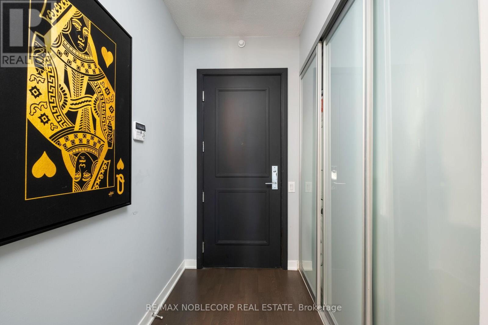 2212 - 88 Park Lawn Road, Toronto (Mimico), Ontario  M8Y 0B5 - Photo 3 - W12651602