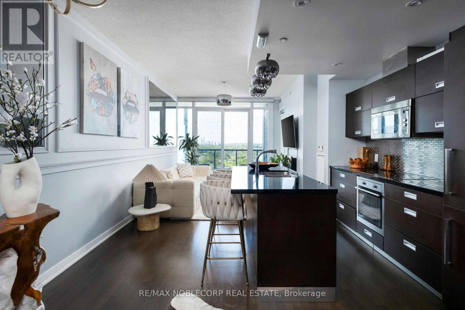 2212 - 88 Park Lawn Road, Toronto (Mimico), Ontario  M8Y 0B5 - Photo 5 - W12651602