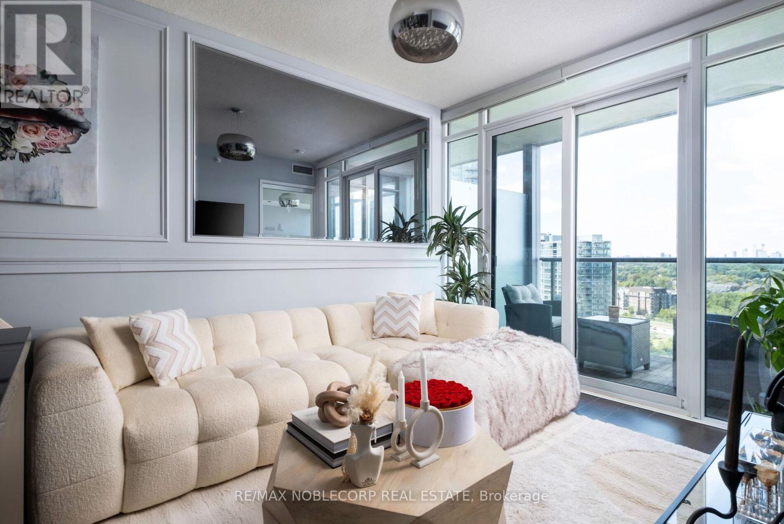 2212 - 88 Park Lawn Road, Toronto (Mimico), Ontario  M8Y 0B5 - Photo 9 - W12651602