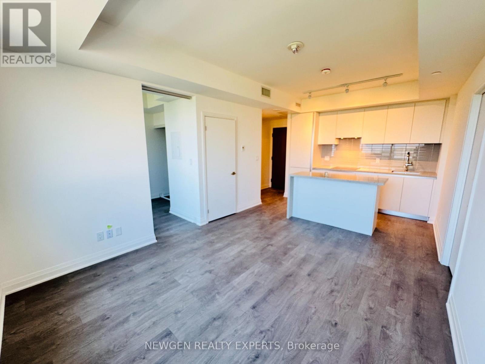 4603 - 4015 The Exchange, Mississauga (City Centre), Ontario  L5B 1M7 - Photo 12 - W12651622