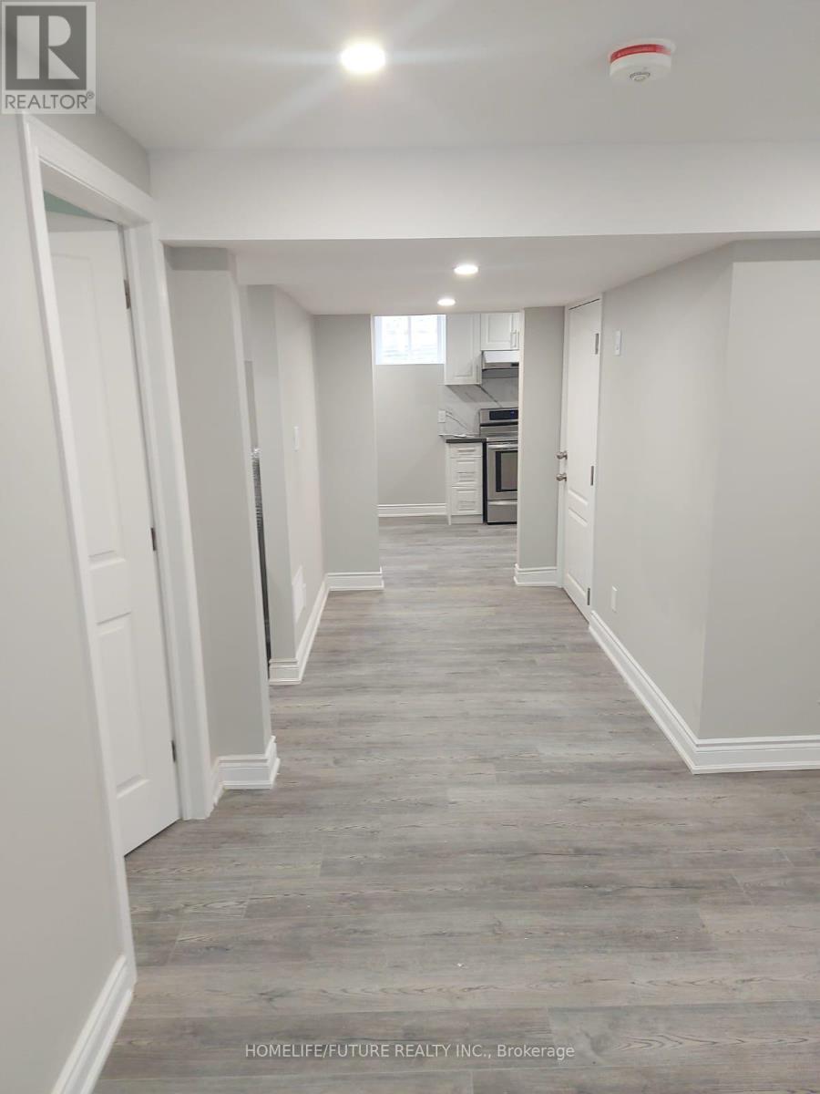 7319 Aldergrove Court, Mississauga (Meadowvale), Ontario  L5N 6P1 - Photo 10 - W12651632