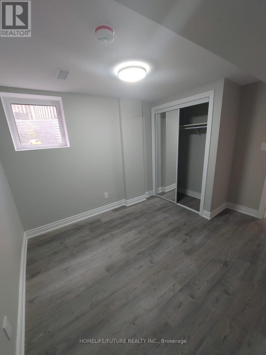 7319 Aldergrove Court, Mississauga (Meadowvale), Ontario  L5N 6P1 - Photo 6 - W12651632