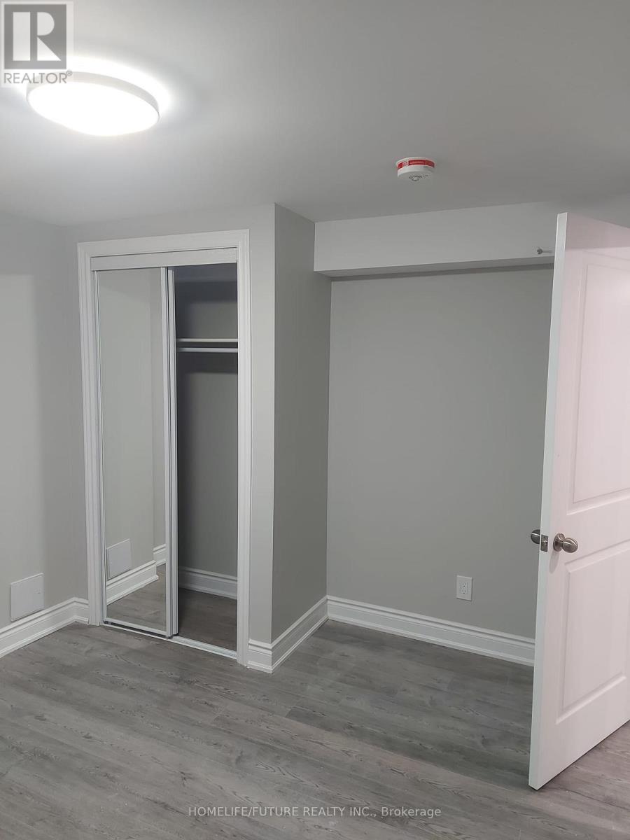 7319 Aldergrove Court, Mississauga (Meadowvale), Ontario  L5N 6P1 - Photo 7 - W12651632