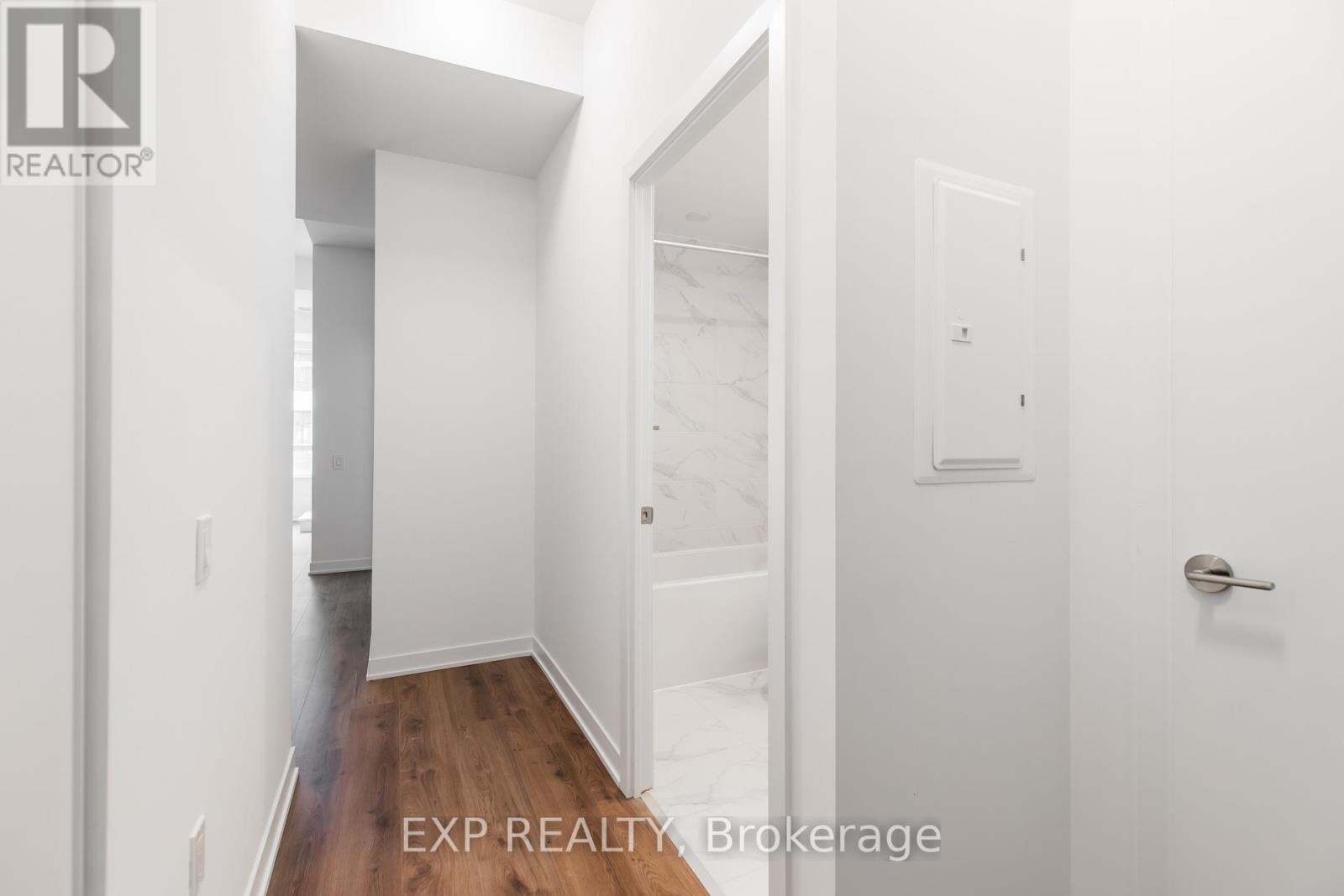 224 - 395 Dundas Street West Street, Oakville (Go Glenorchy), Ontario  L6M 4M2 - Photo 10 - W12651636