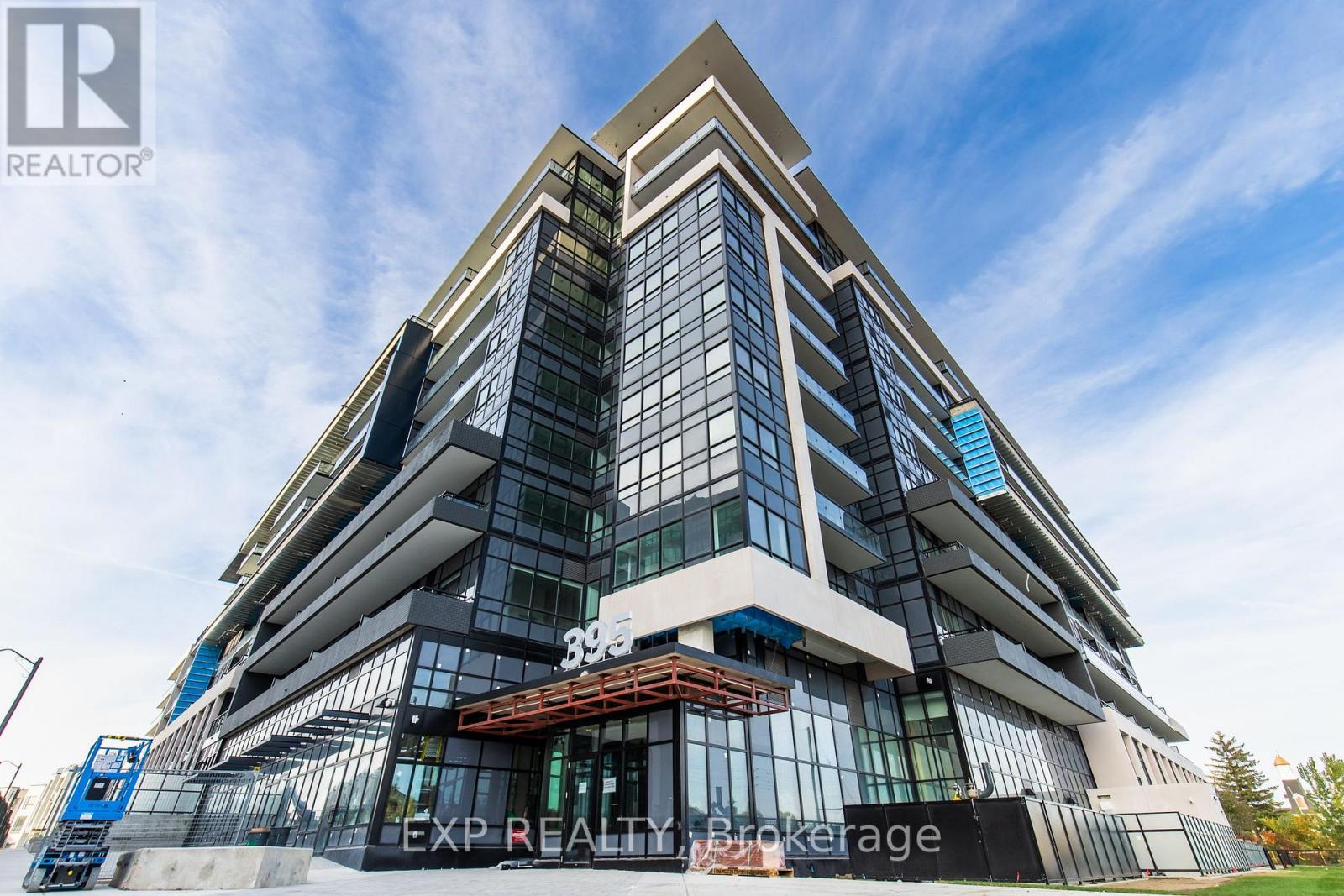 224 - 395 Dundas Street West Street, Oakville (Go Glenorchy), Ontario  L6M 4M2 - Photo 3 - W12651636