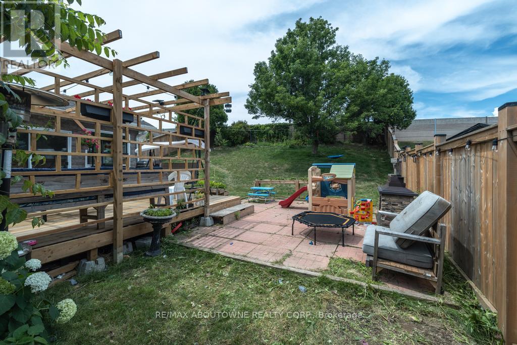 14 Sable Drive, Hamilton, Ontario  L9K 1K9 - Photo 10 - X12651604