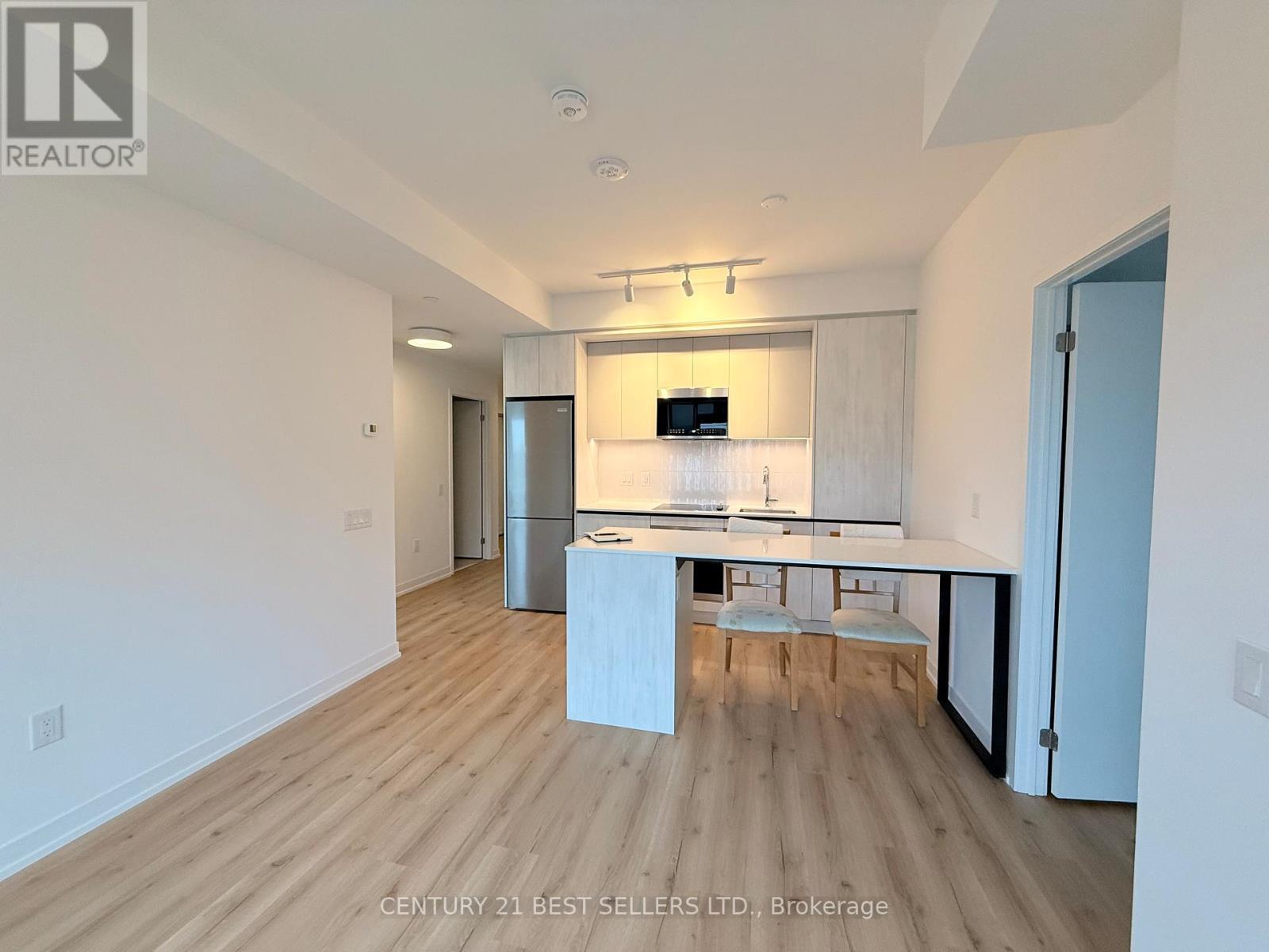 816 - 2485 Eglinton Avenue, Mississauga, Ontario  L5M 2T1 - Photo 2 - W12517872