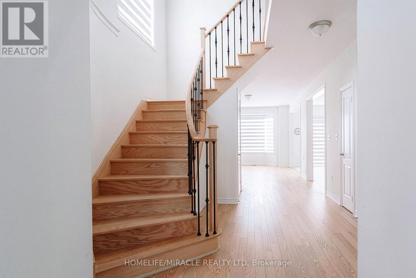 Upper - 3 Bushwood Trail, Brampton, Ontario  L7A 5J7 - Photo 7 - W12650696