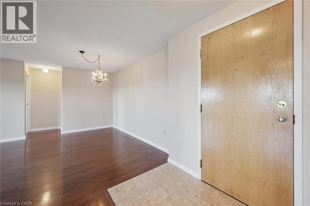 30 Blue Springs Drive Unit# 702, Waterloo, Ontario  N2J 4T2 - Photo 5 - 40777462
