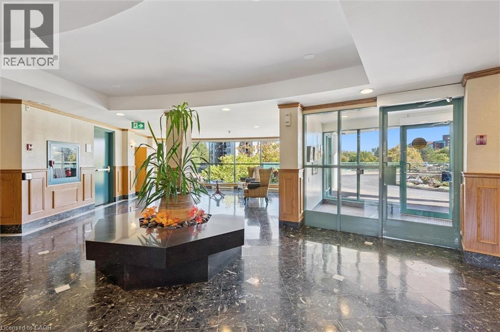 30 Blue Springs Drive Unit# 702, Waterloo, Ontario  N2J 4T2 - Photo 3 - 40777462