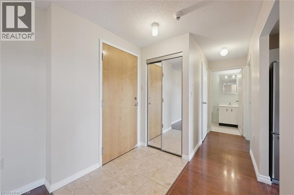 30 Blue Springs Drive Unit# 702, Waterloo, Ontario  N2J 4T2 - Photo 4 - 40777462