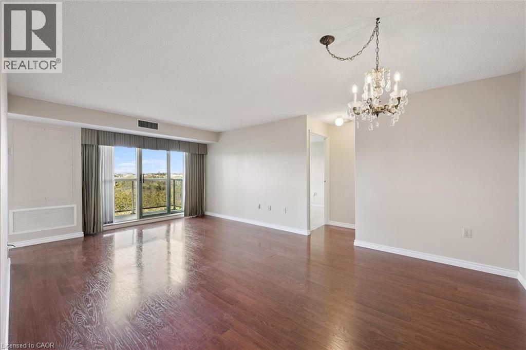 30 Blue Springs Drive Unit# 702, Waterloo, Ontario  N2J 4T2 - Photo 8 - 40777462