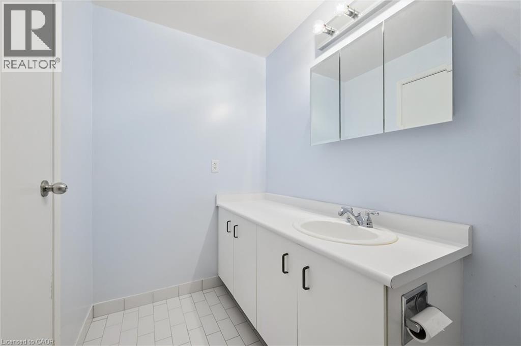 30 Blue Springs Drive Unit# 702, Waterloo, Ontario  N2J 4T2 - Photo 26 - 40777462