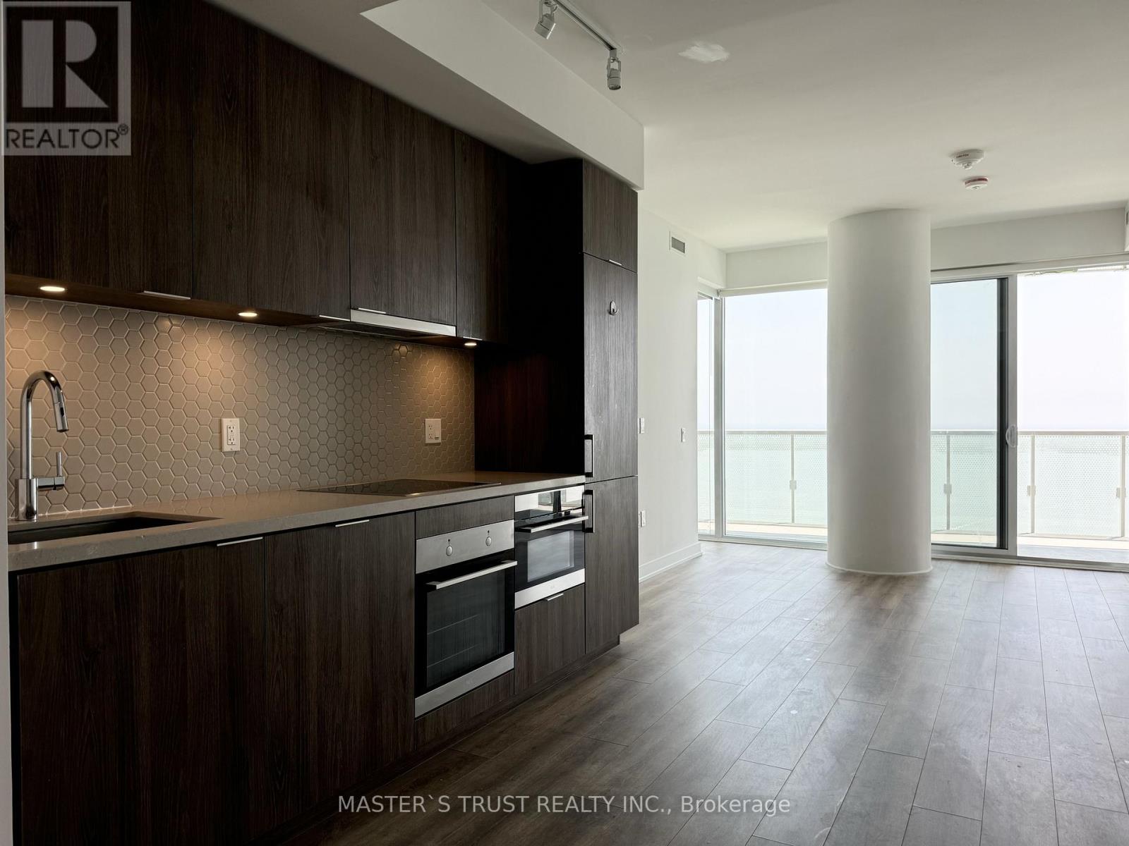 2503 - 15 Queens Quay E, Toronto, Ontario  M5E 0A4 - Photo 2 - C12651684