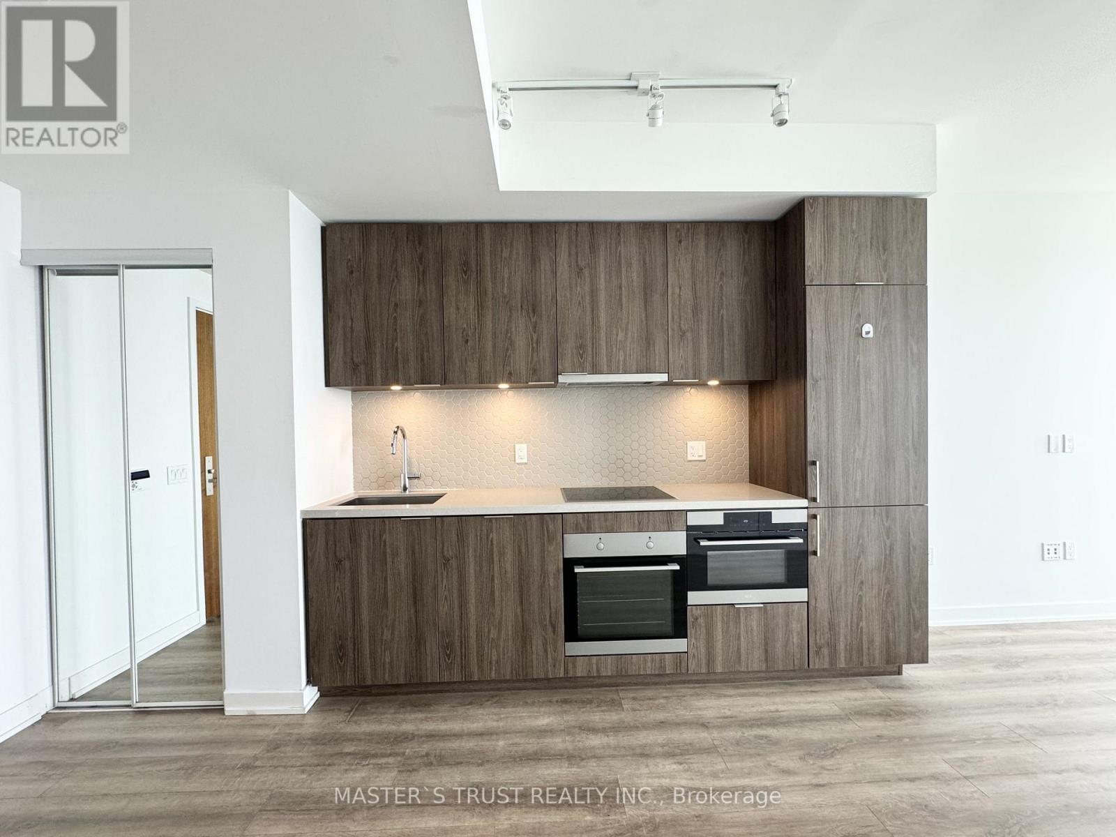 2503 - 15 Queens Quay E, Toronto, Ontario  M5E 0A4 - Photo 3 - C12651684