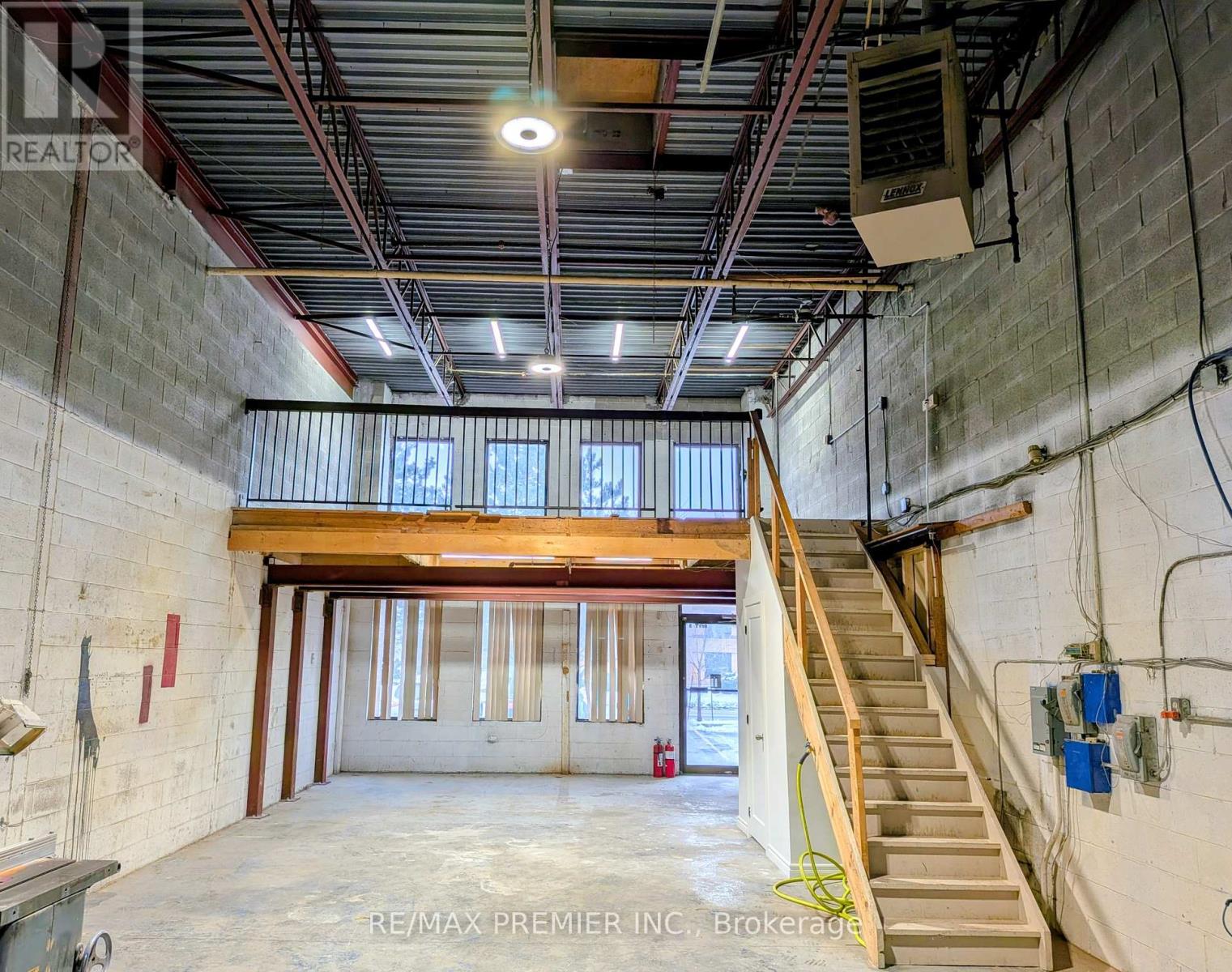 5 - 80 Roysun Road, Vaughan, Ontario  L4L 8L8 - Photo 3 - N12651664