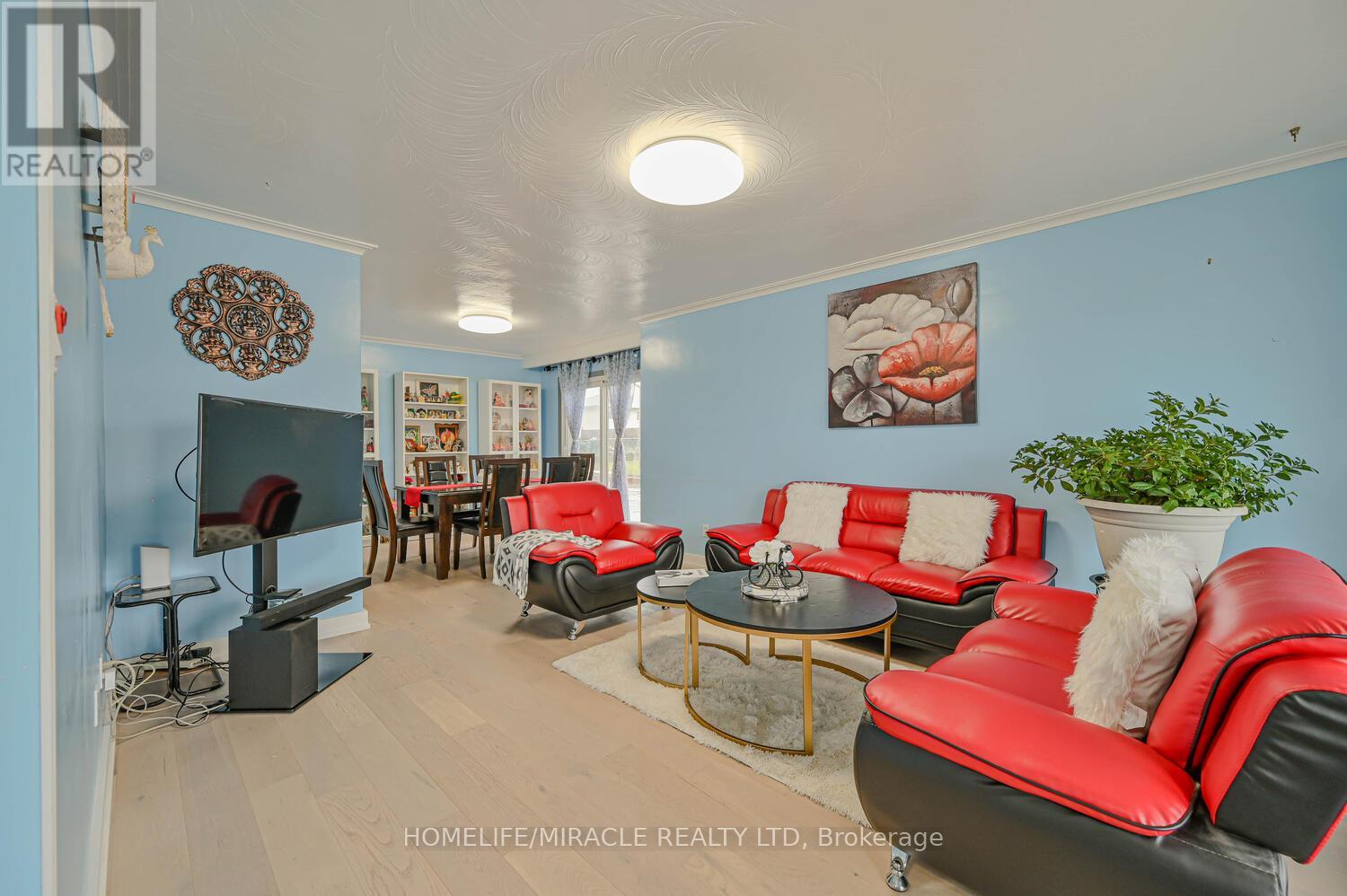 7517 Lully Court, Mississauga, Ontario  L4T 2P2 - Photo 7 - W12645024