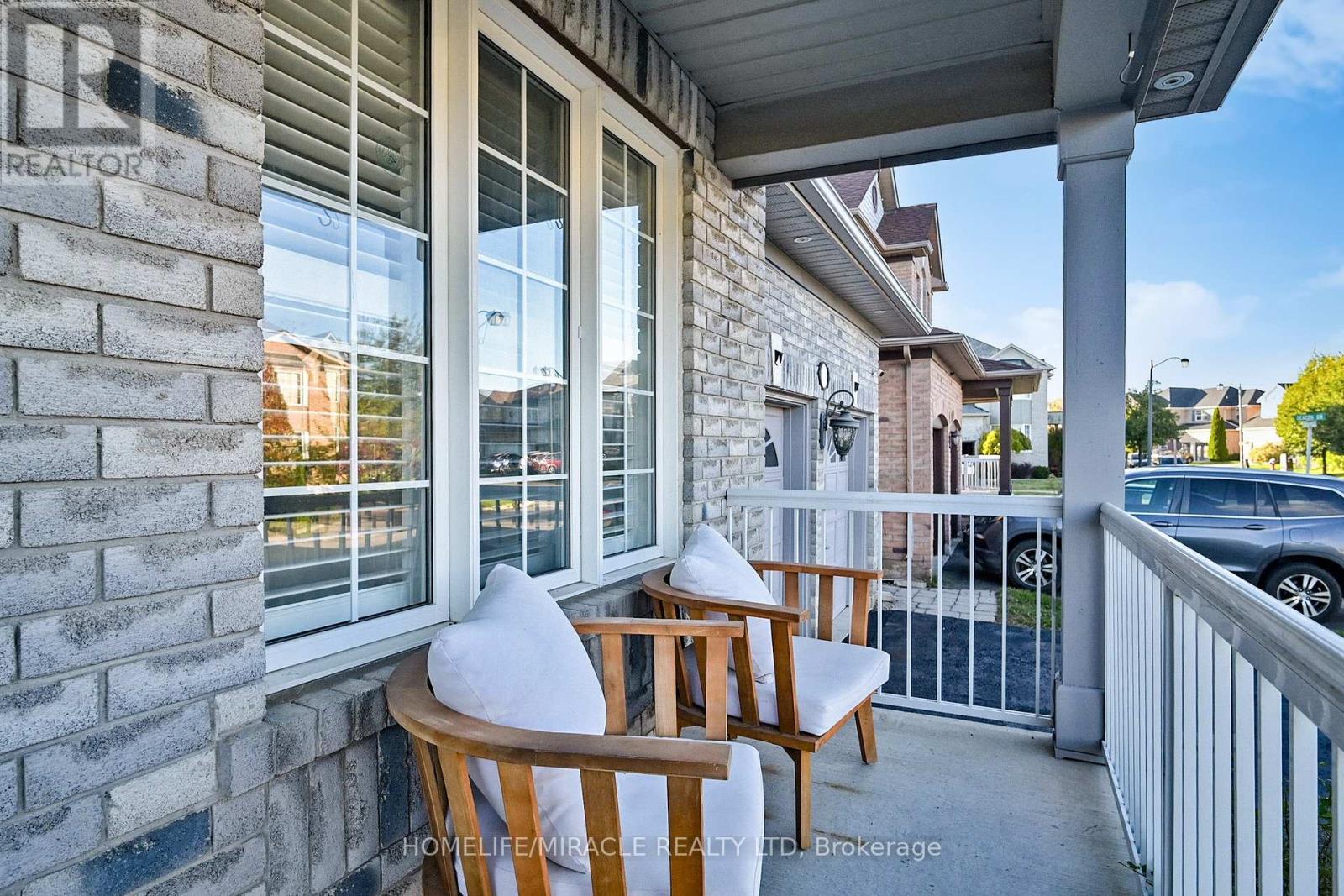 1012 Gordon Heights, Milton, Ontario  L9T 5S9 - Photo 5 - W12651662