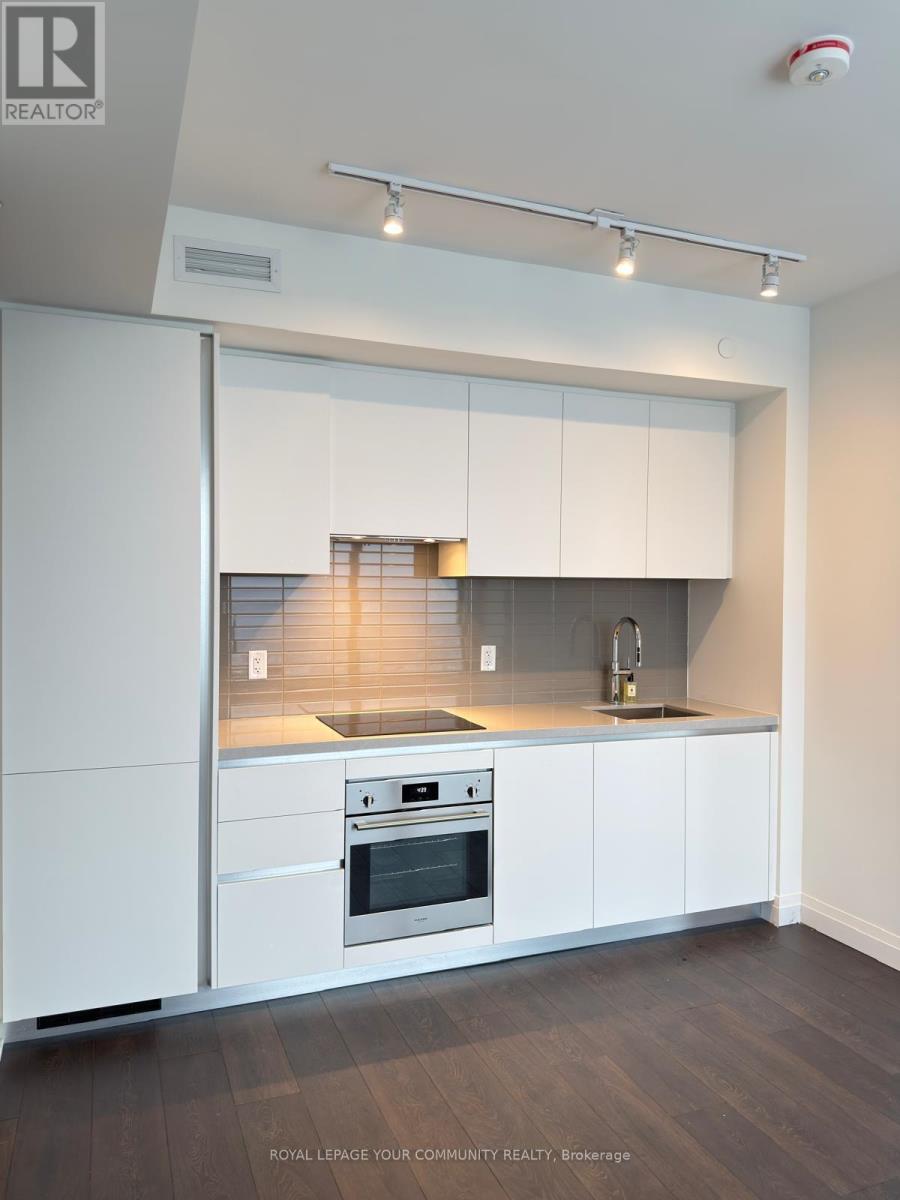 4502 - 4015 The Exchange, Mississauga, Ontario  L5B 0N9 - Photo 8 - W12651674