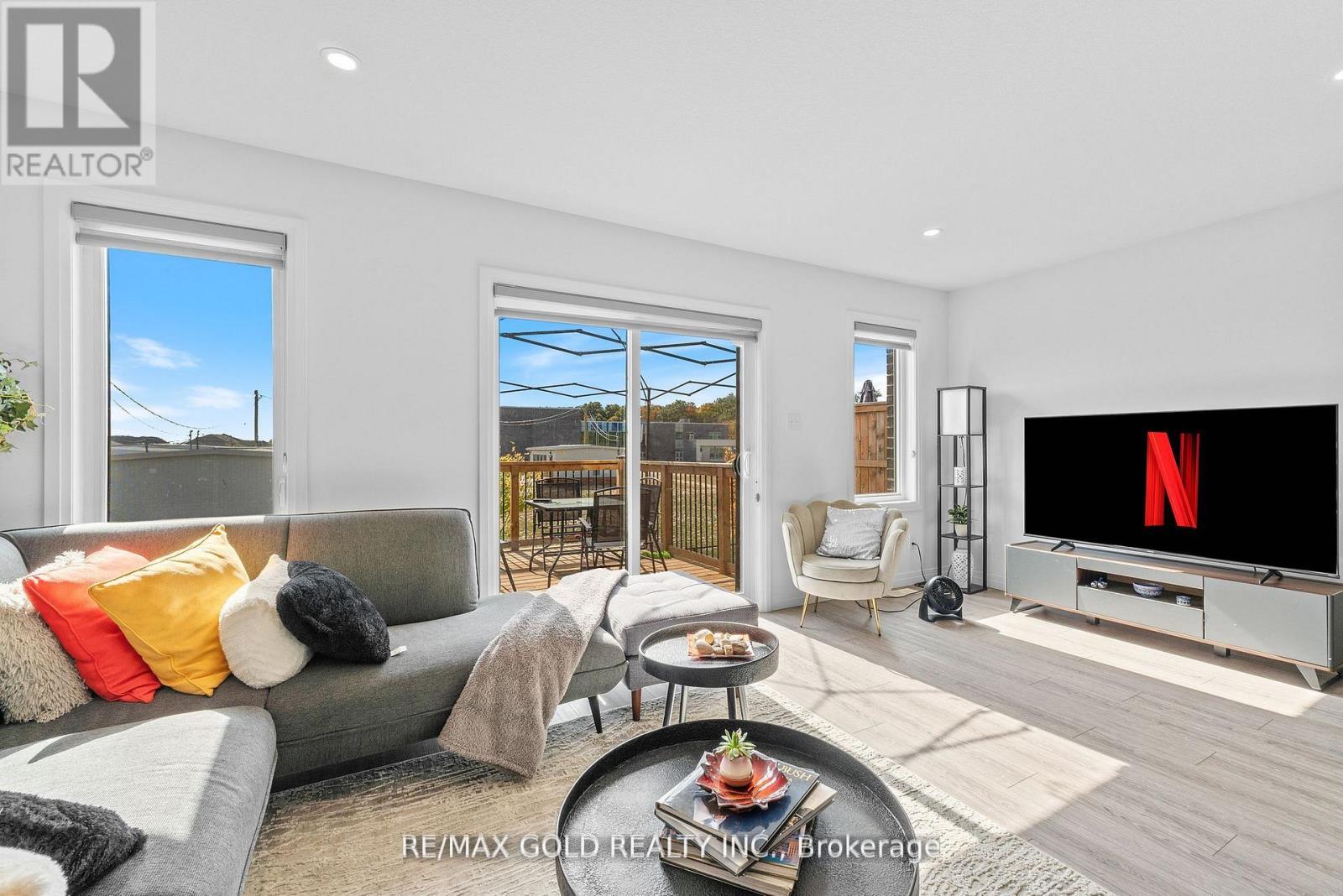 82 Pony Way, Kitchener, Ontario  N2R 0R2 - Photo 13 - X12651672