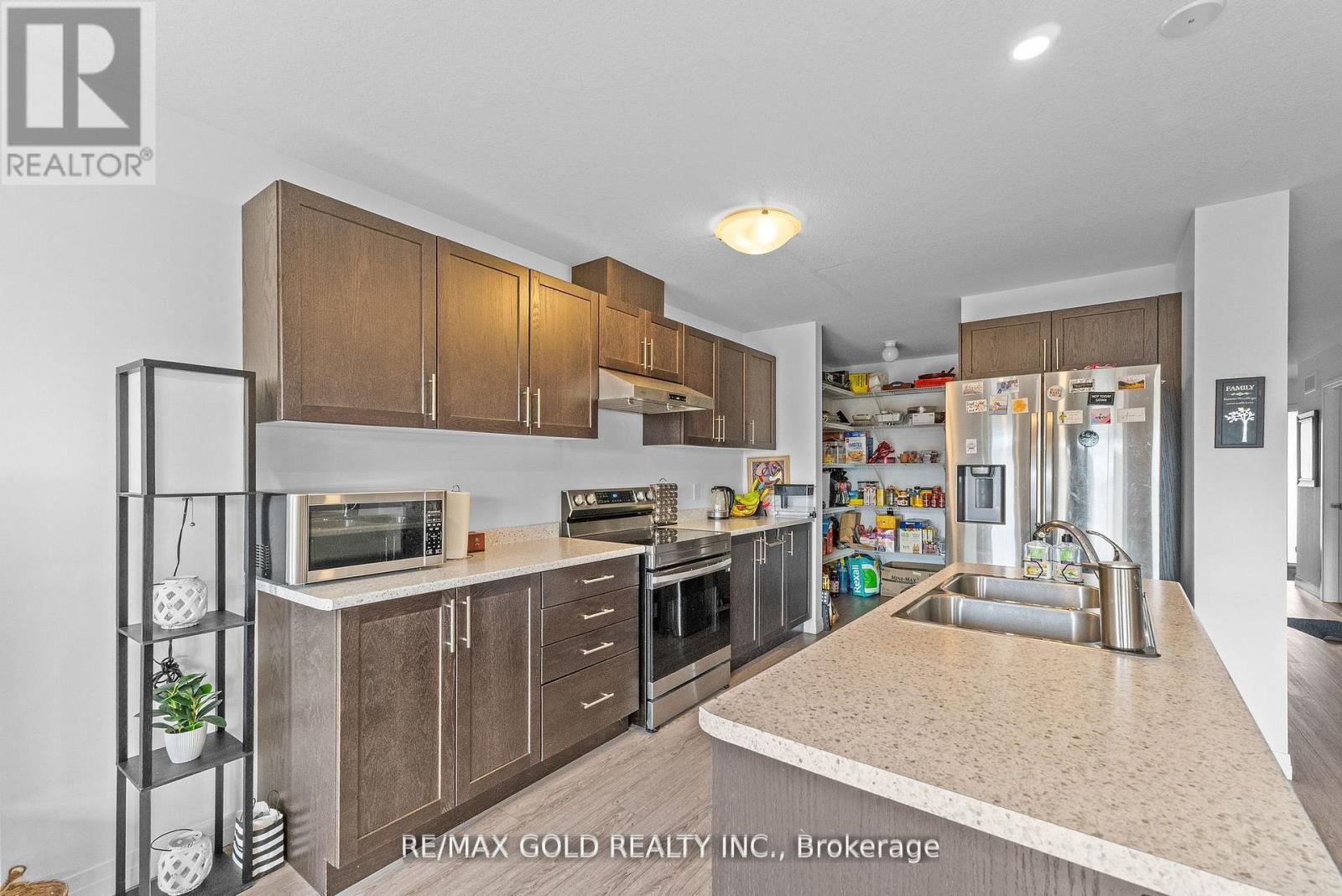 82 Pony Way, Kitchener, Ontario  N2R 0R2 - Photo 15 - X12651672