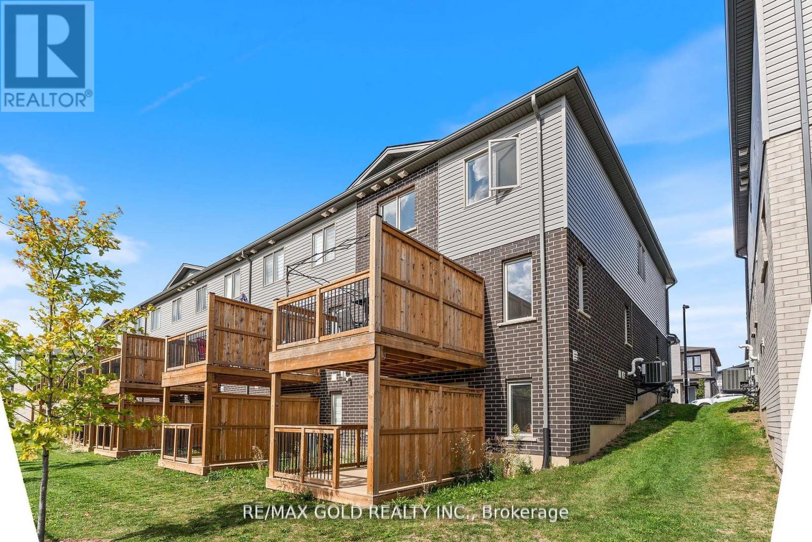 82 Pony Way, Kitchener, Ontario  N2R 0R2 - Photo 39 - X12651672