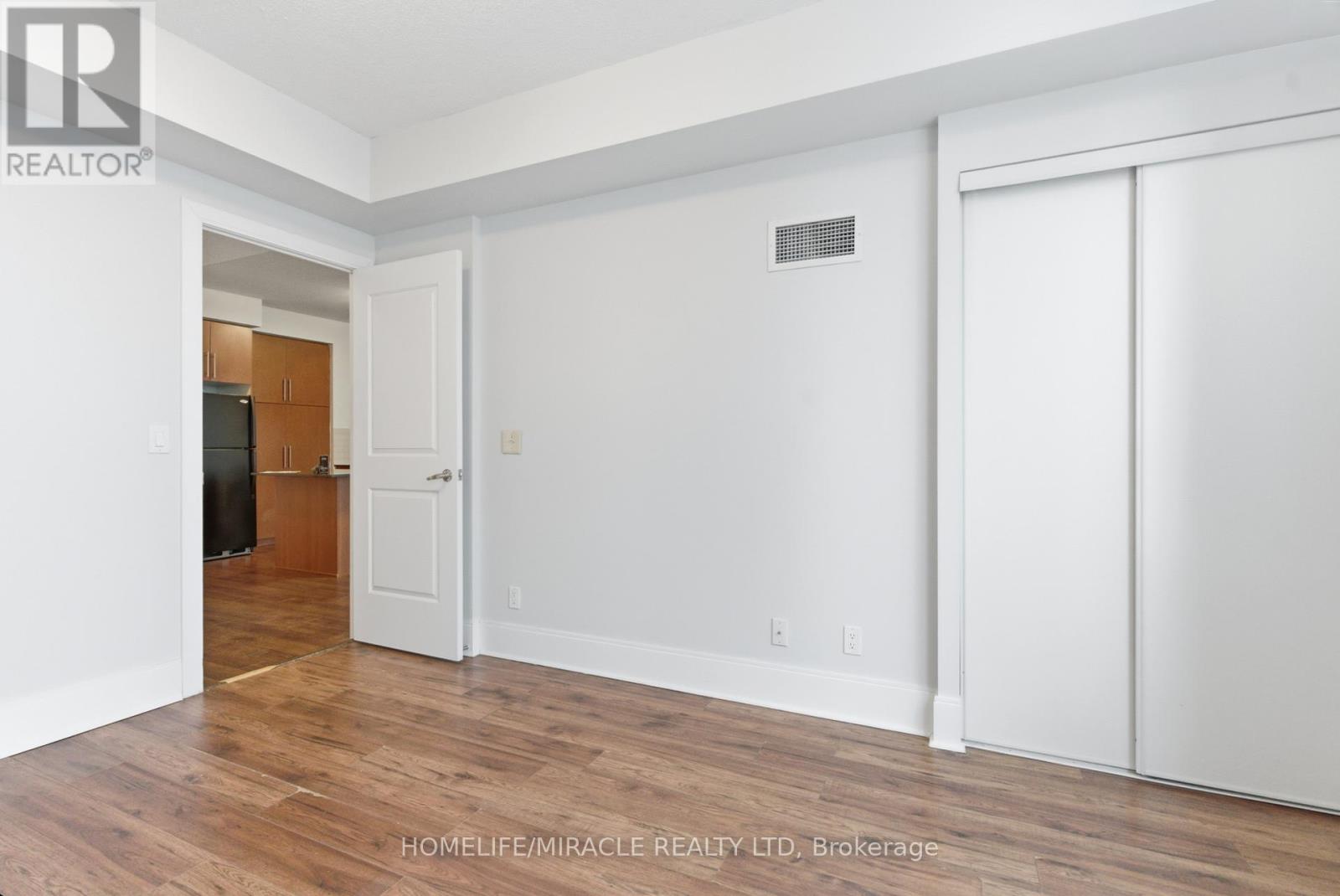 2901 - 330 Burnhamthorpe Road W, Mississauga, Ontario  L5B 3Y5 - Photo 14 - W12651456