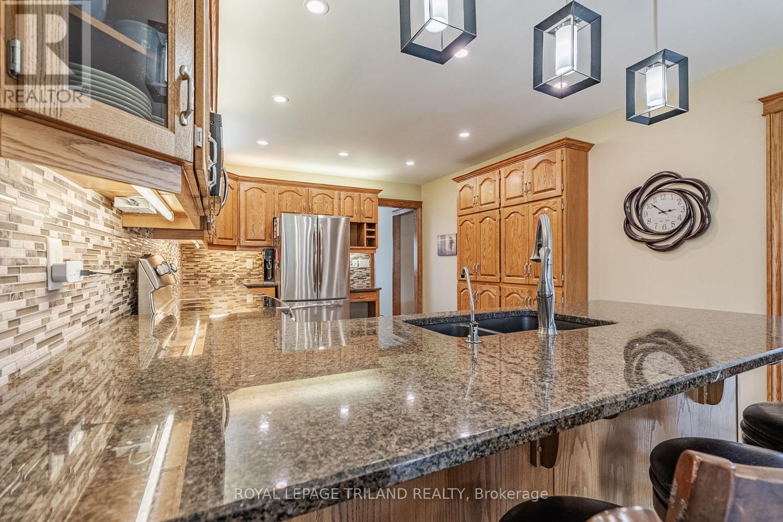 47 Manley Drive, Thames Centre, Ontario  N0L 1G3 - Photo 11 - X12651688