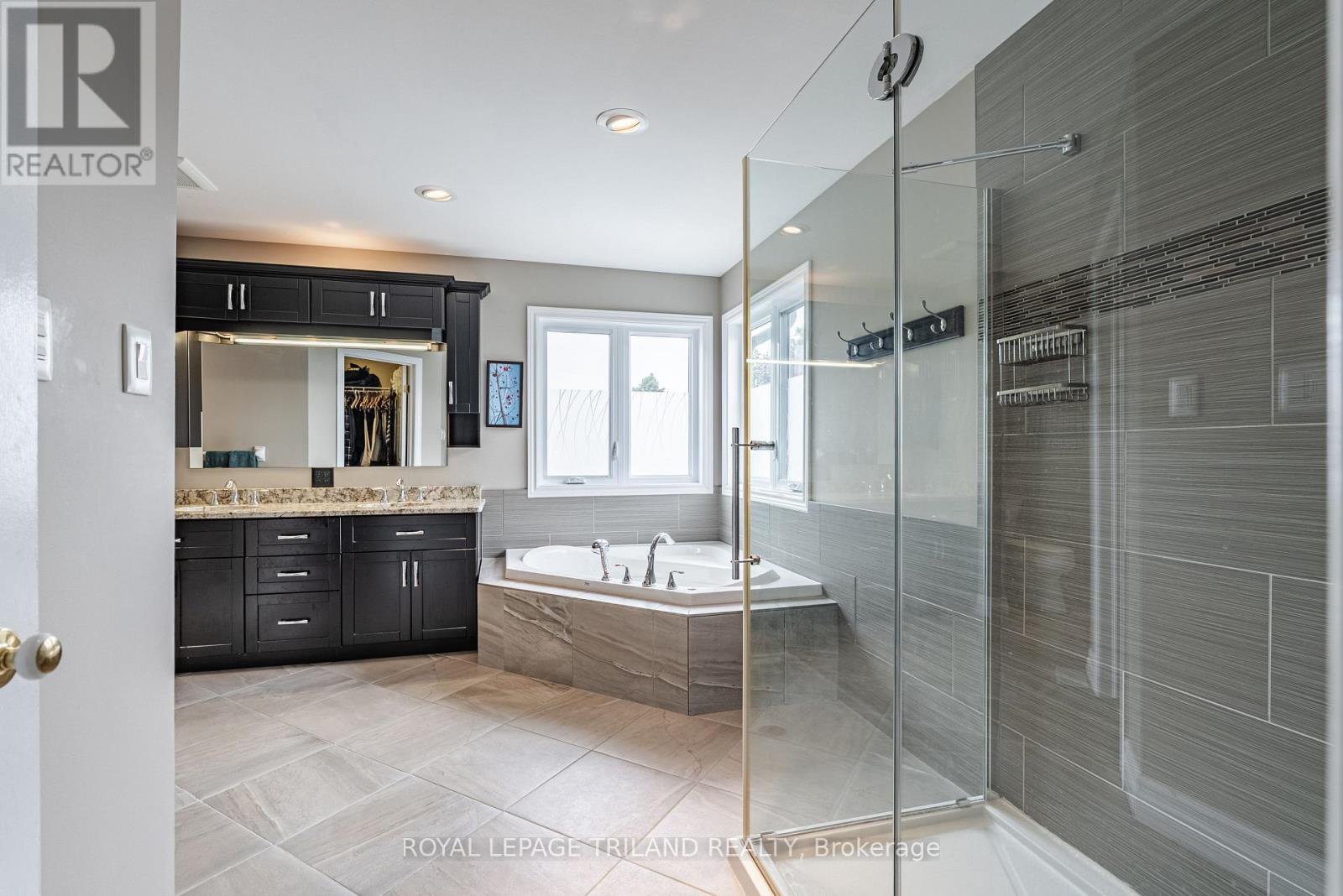 47 Manley Drive, Thames Centre, Ontario  N0L 1G3 - Photo 18 - X12651688