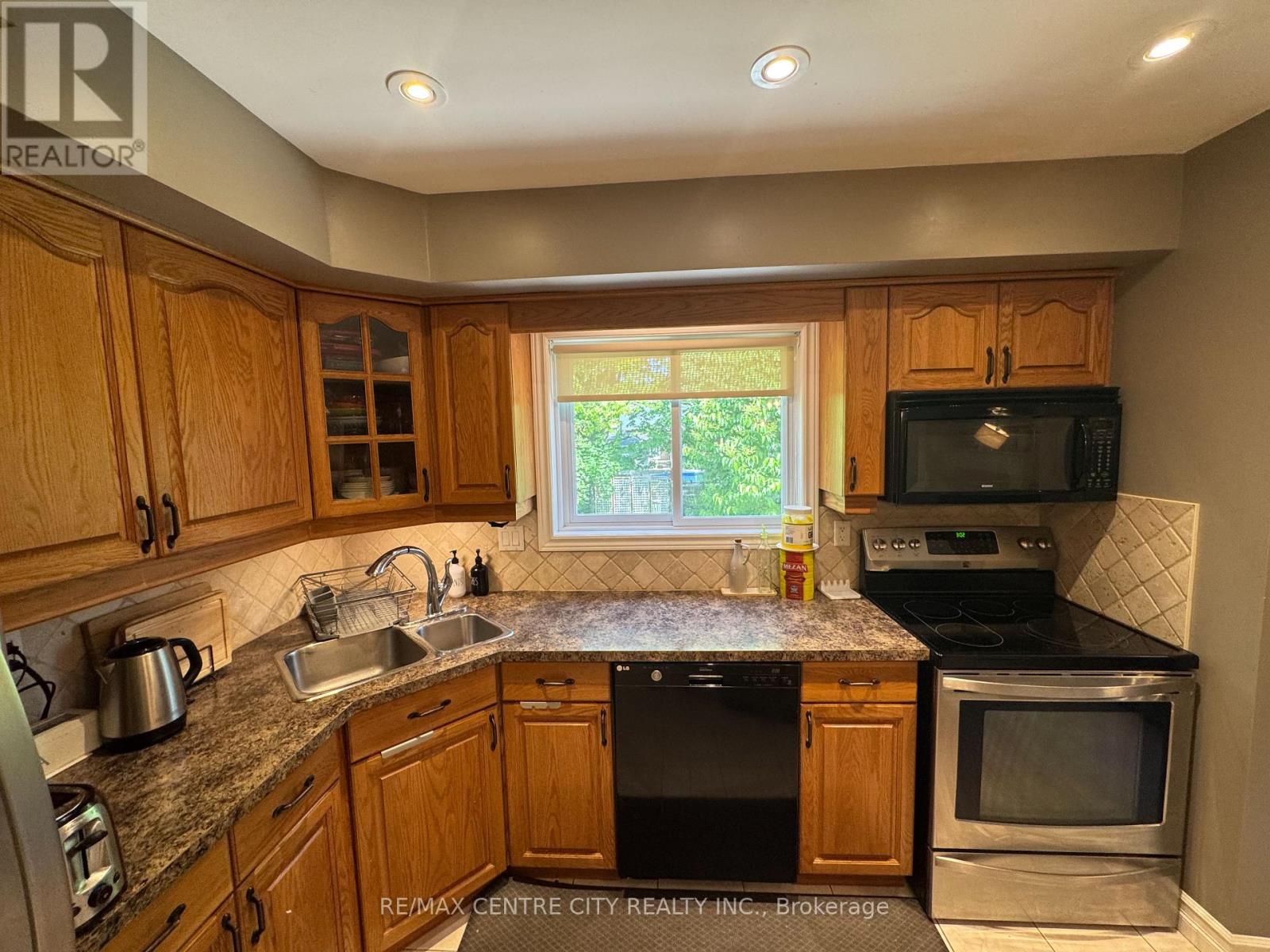 1462 Glengarry Avenue, London North, Ontario  N5X 1R1 - Photo 15 - X12651734