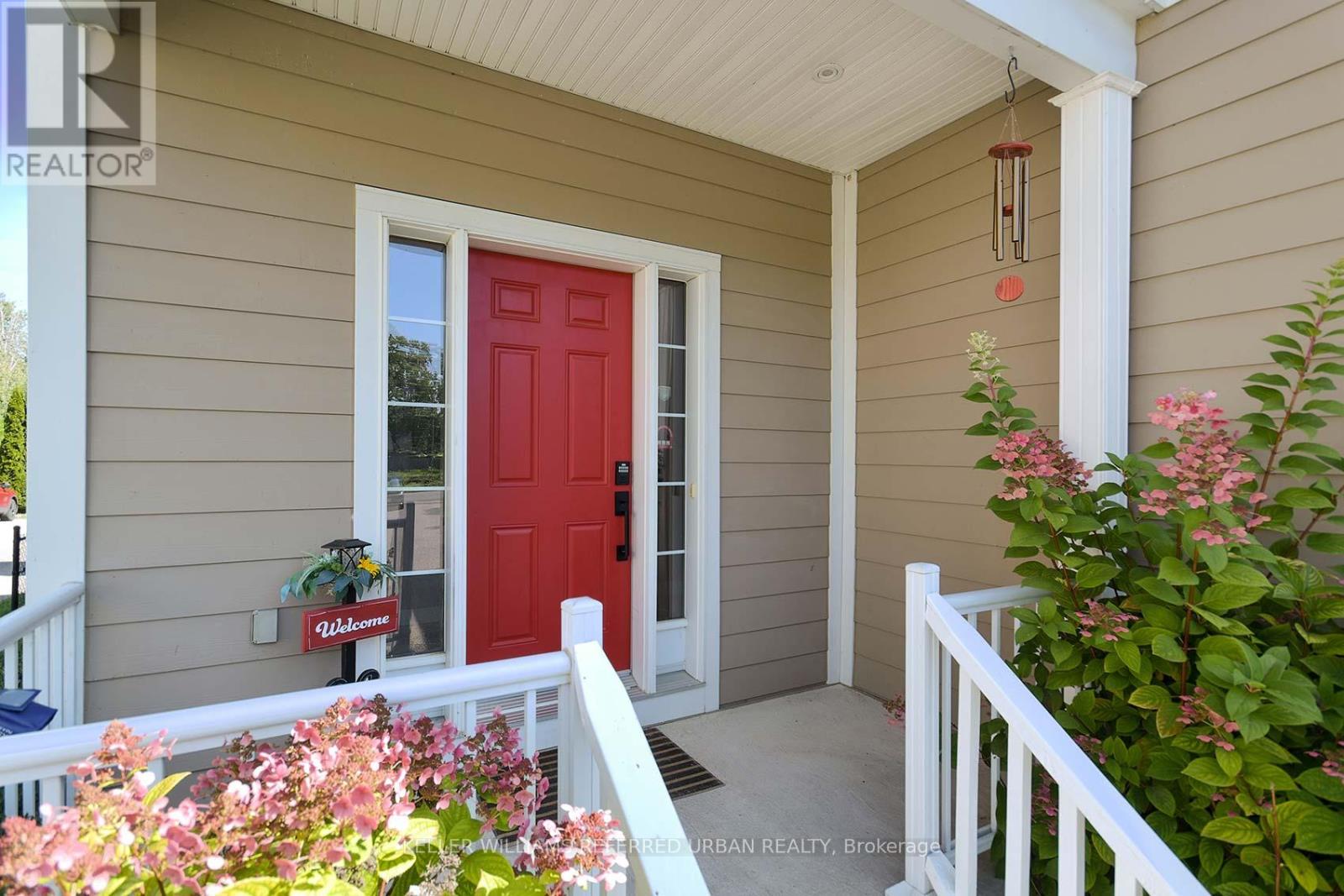 995 Chapman Street, Innisfil, Ontario  L0L 1W0 - Photo 2 - N12581054