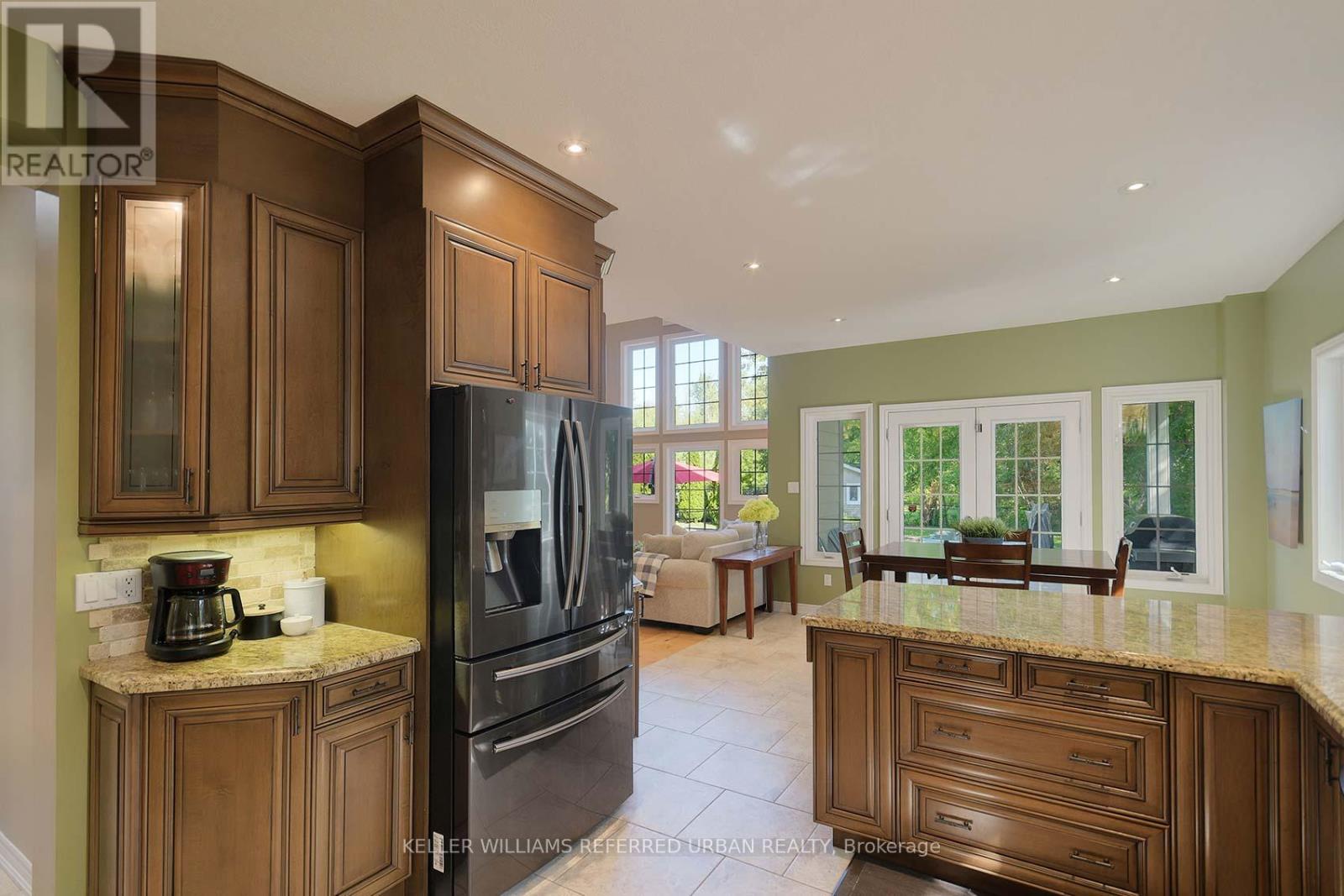 995 Chapman Street, Innisfil, Ontario  L0L 1W0 - Photo 7 - N12581054