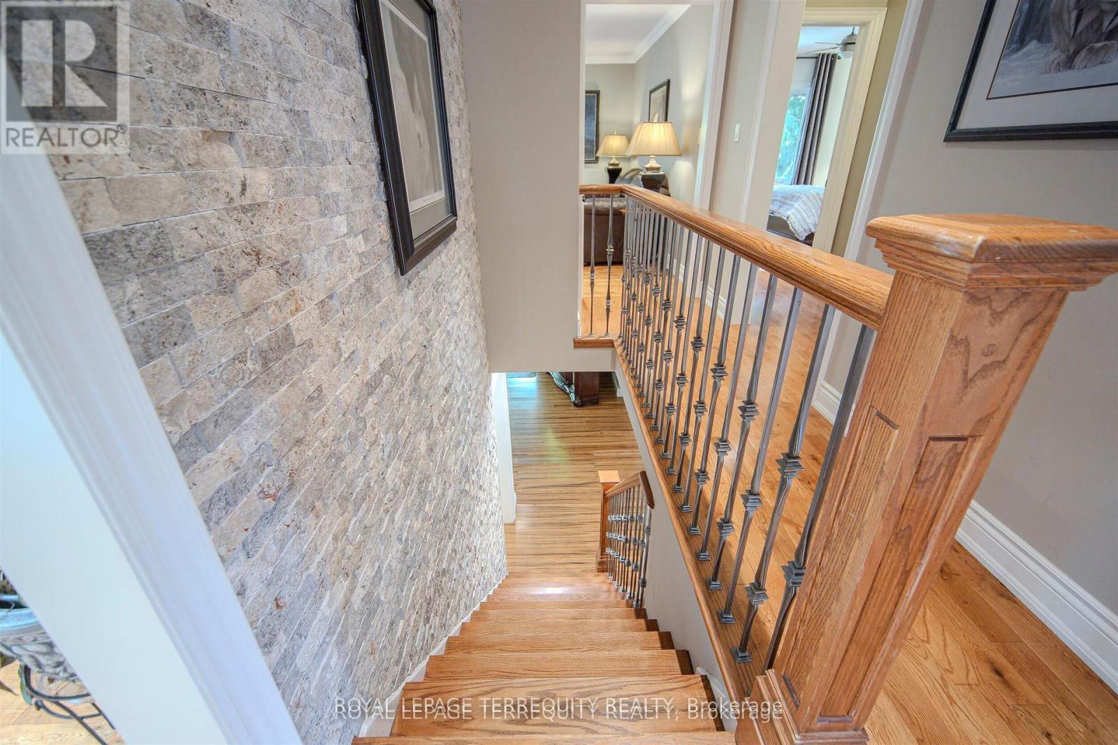 92 Saskatoon Drive, Toronto, Ontario  M9P 2G4 - Photo 28 - W12490210