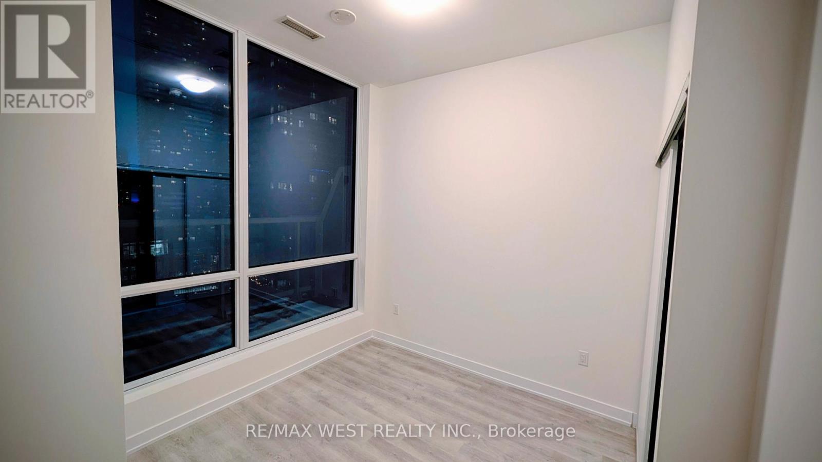 2115 - 15 Richardson Street, Toronto, Ontario  M5A 0Y5 - Photo 5 - C12651746